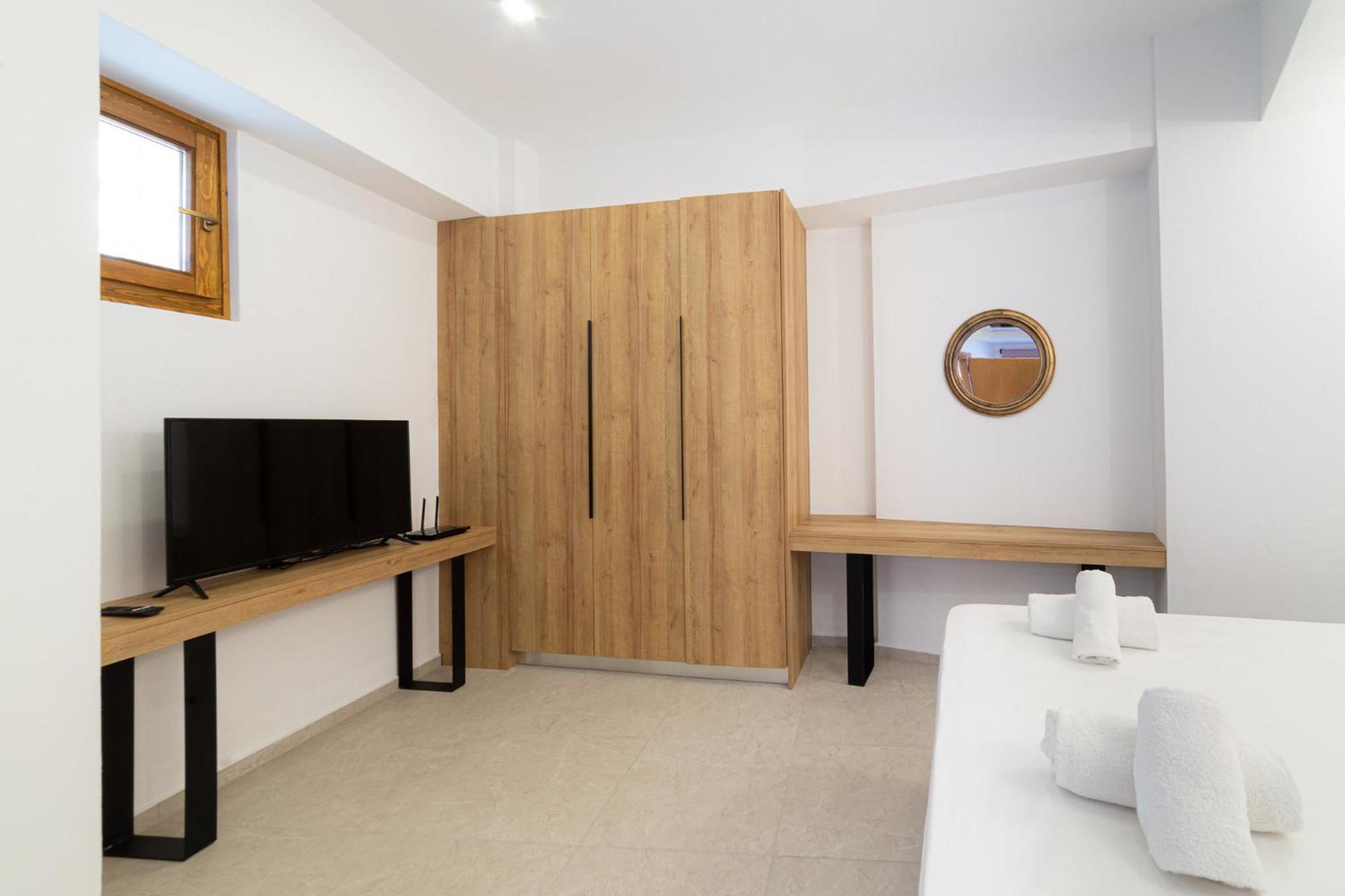 One-Bedroom Apartment - Photo 11