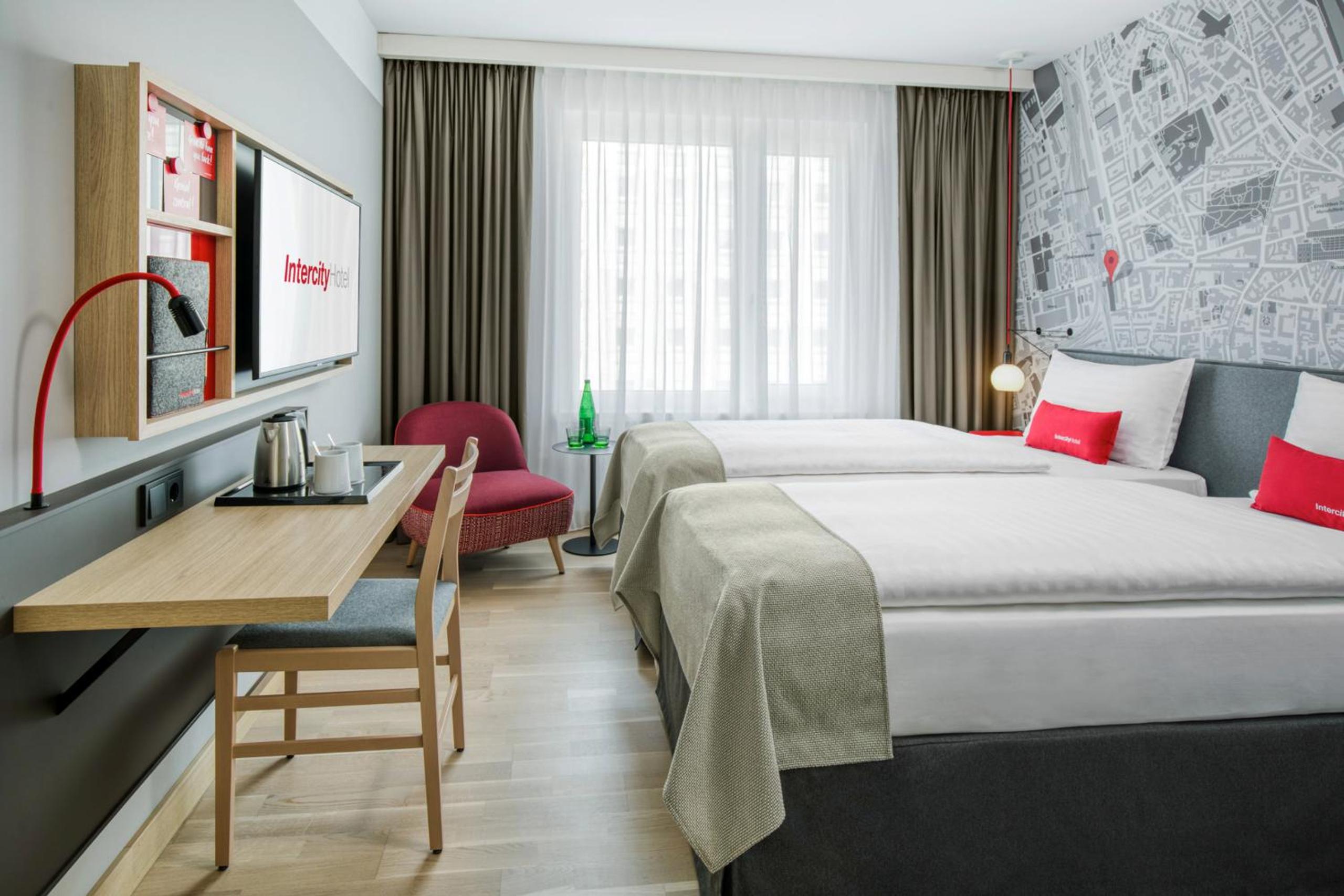 Business Twin Room - Photo 1