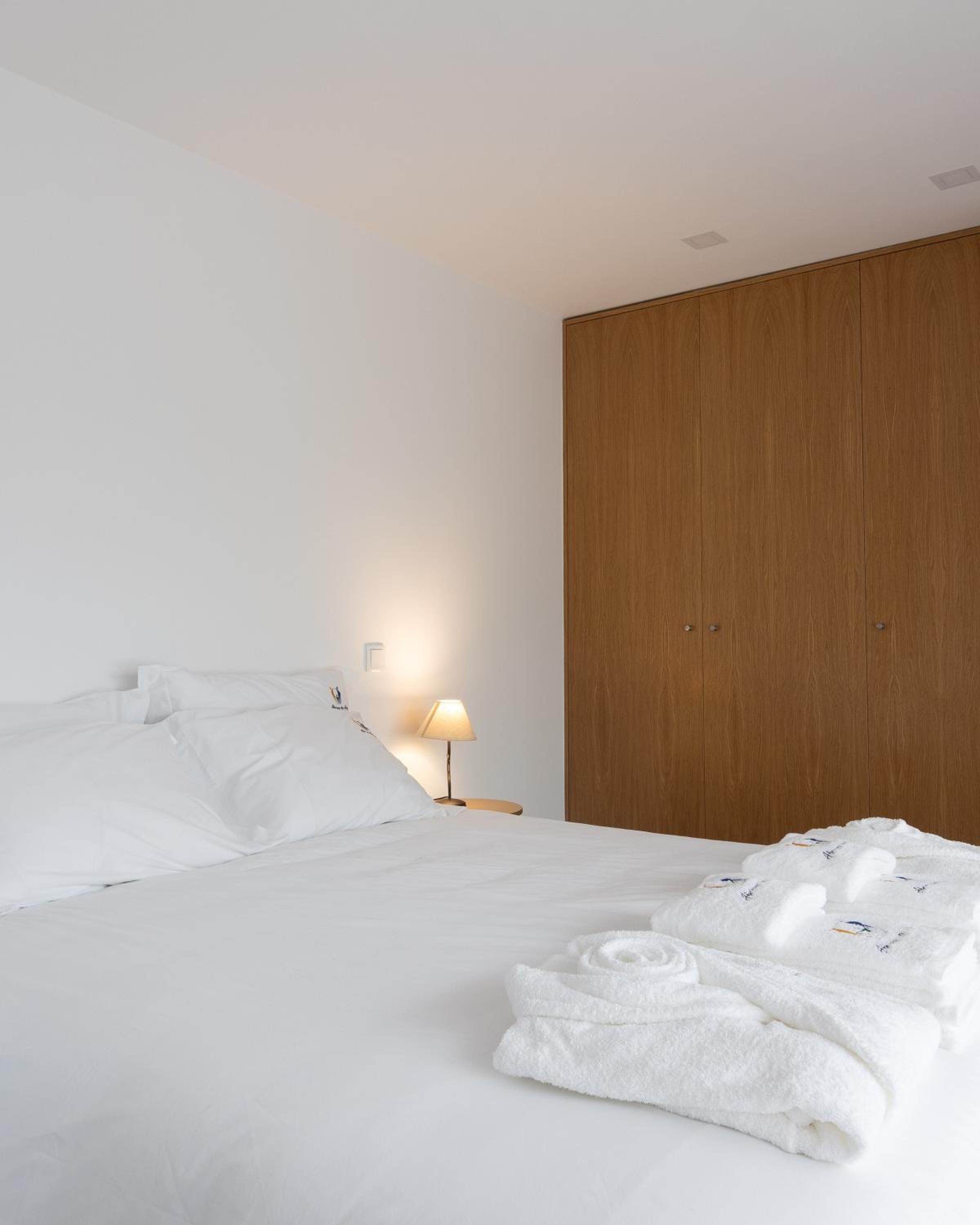 Two-Bedroom House - Photo 4