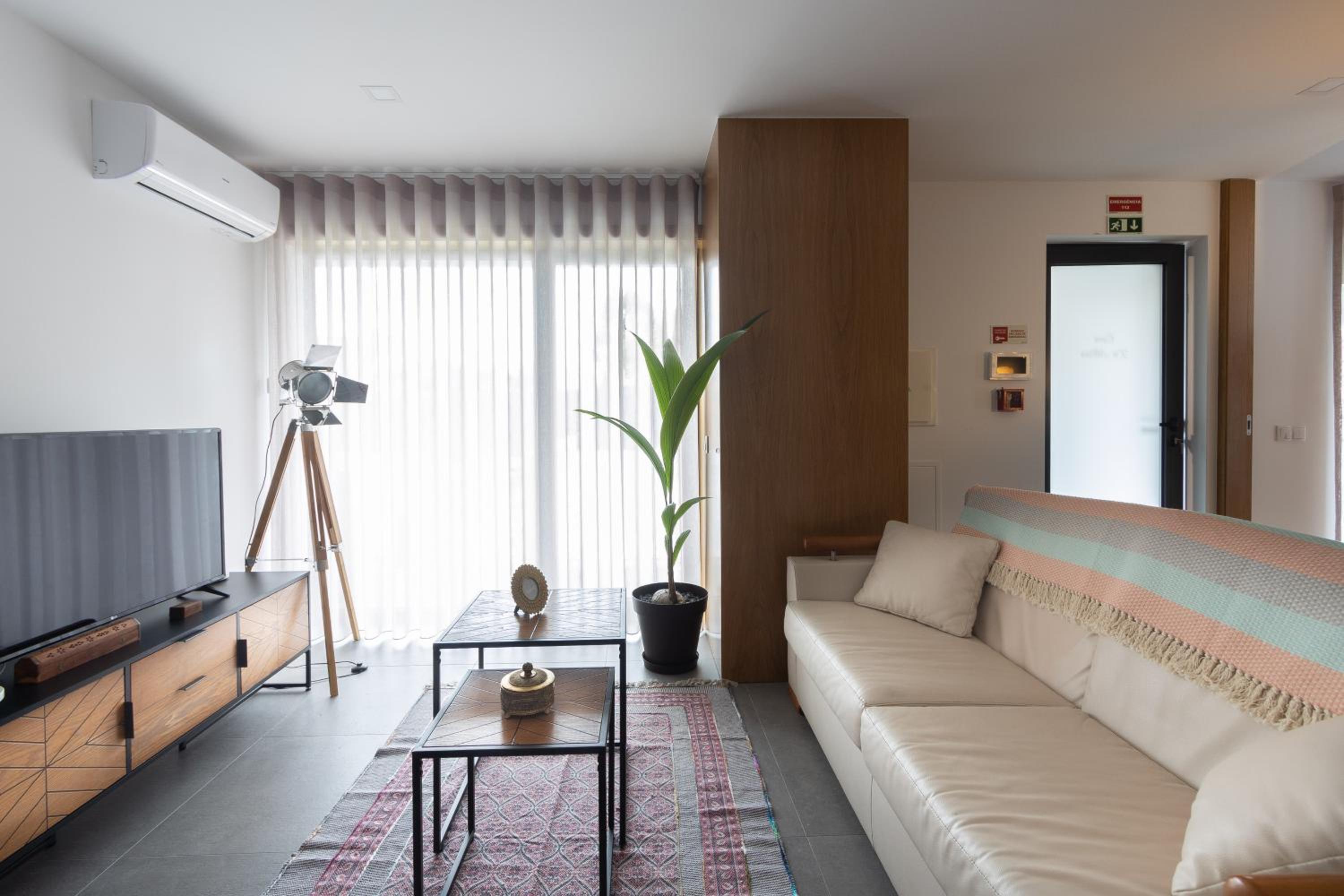 Two-Bedroom House - Photo 18