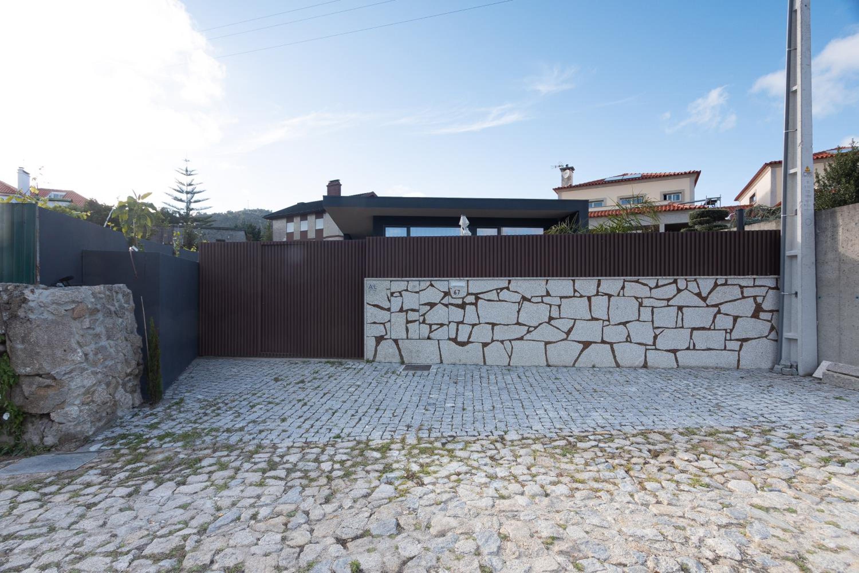 Two-Bedroom House - Photo 25