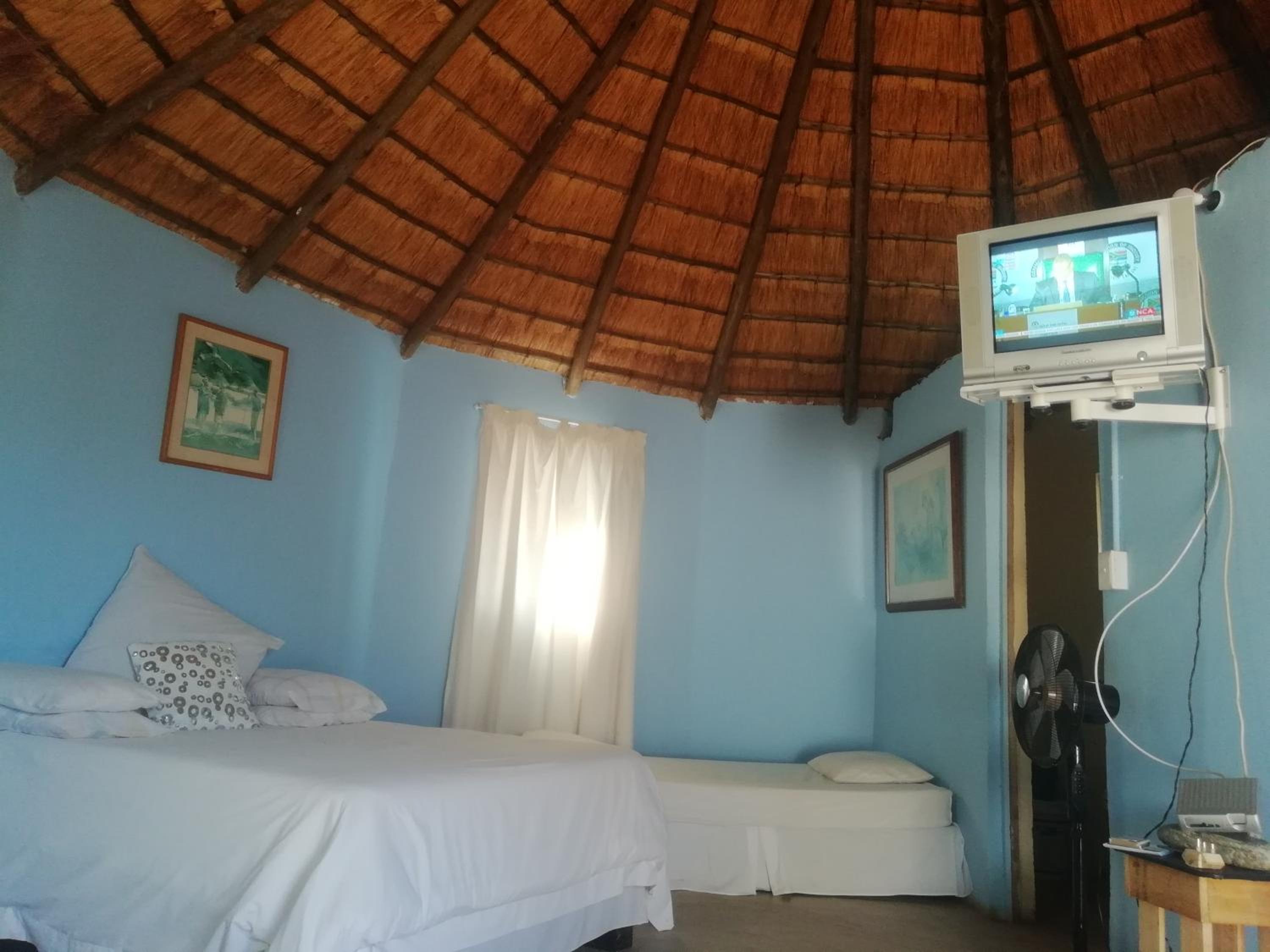 Standard Double Room - Photo 4