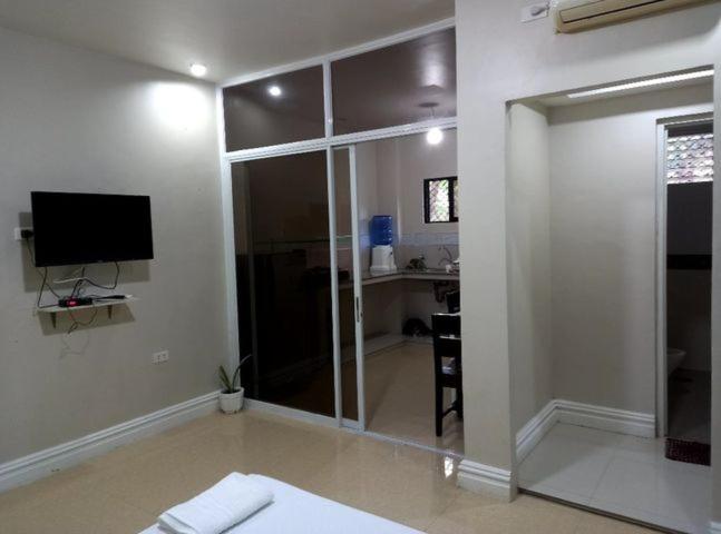 Superior Family Room photo 3