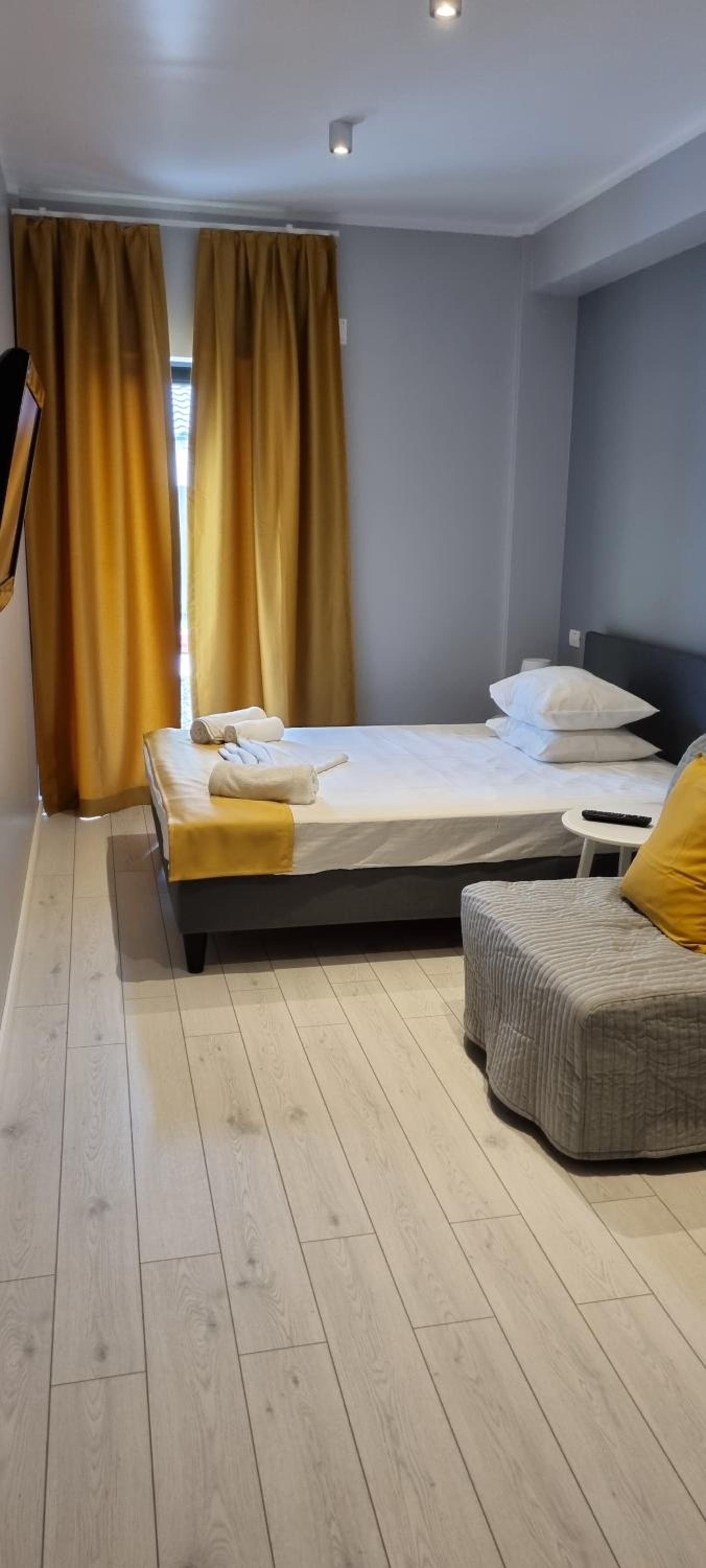 Double Room with Extra Bed photo 1