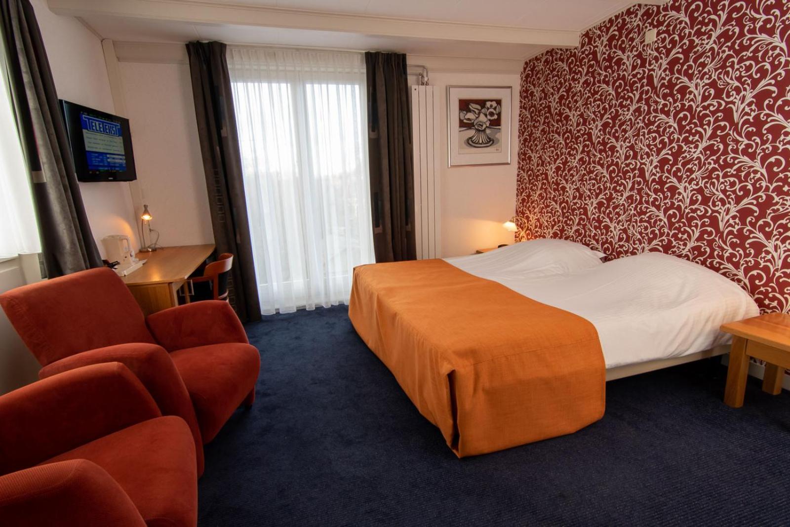 Standard Twin Room - Photo 2