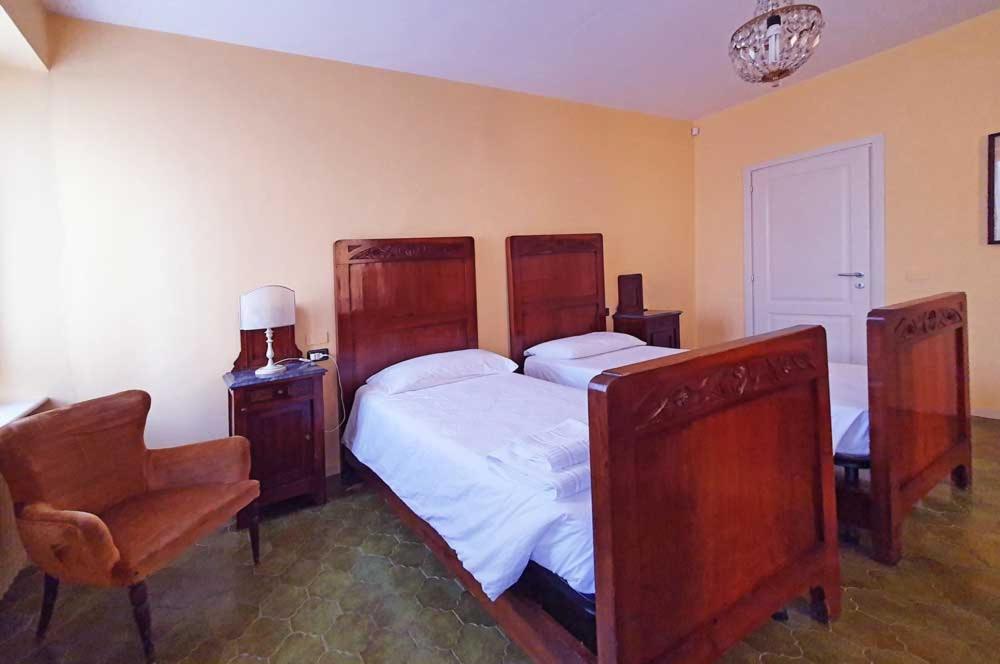 Triple Room with Private Bathroom photo 2