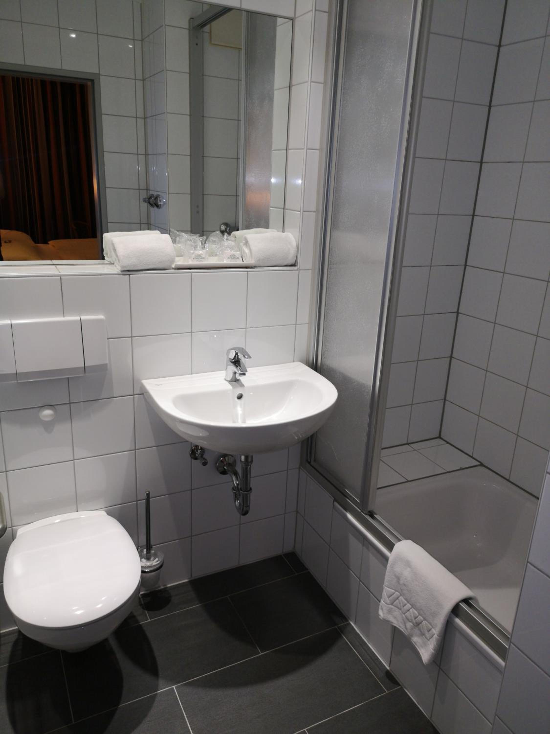 Double Room - Photo 4