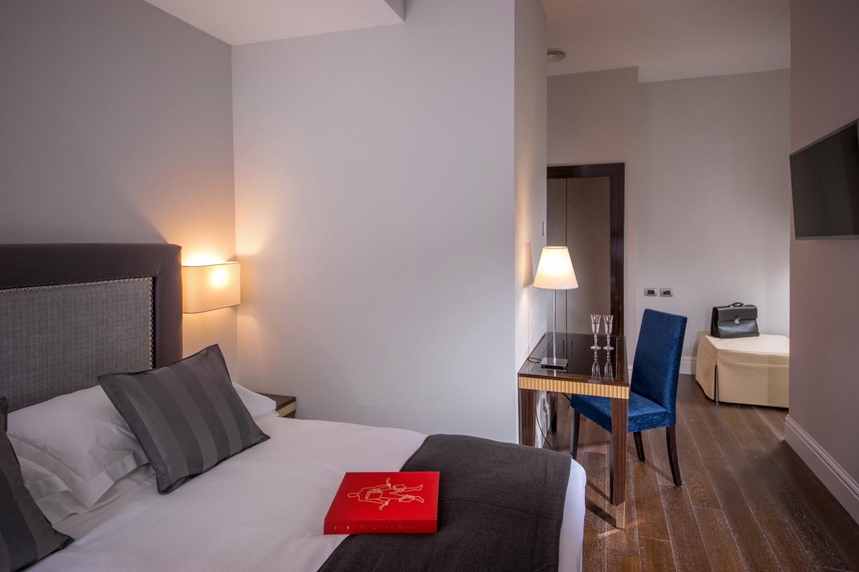 Superior Double or Twin Room photo 3