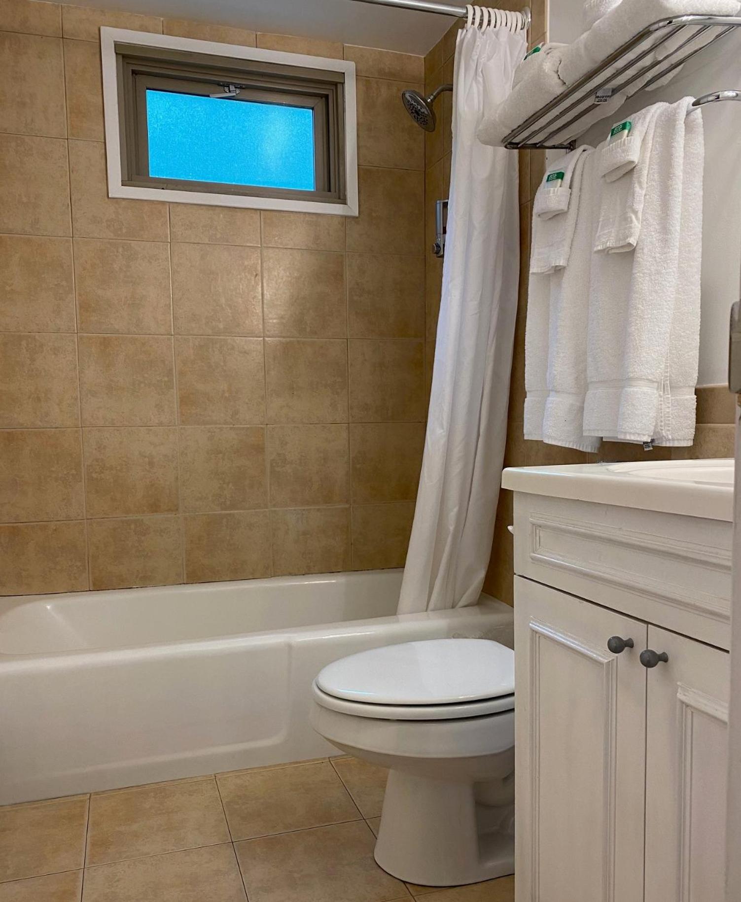 Quadruple Room with Mountain View - Pet Friendly photo 3
