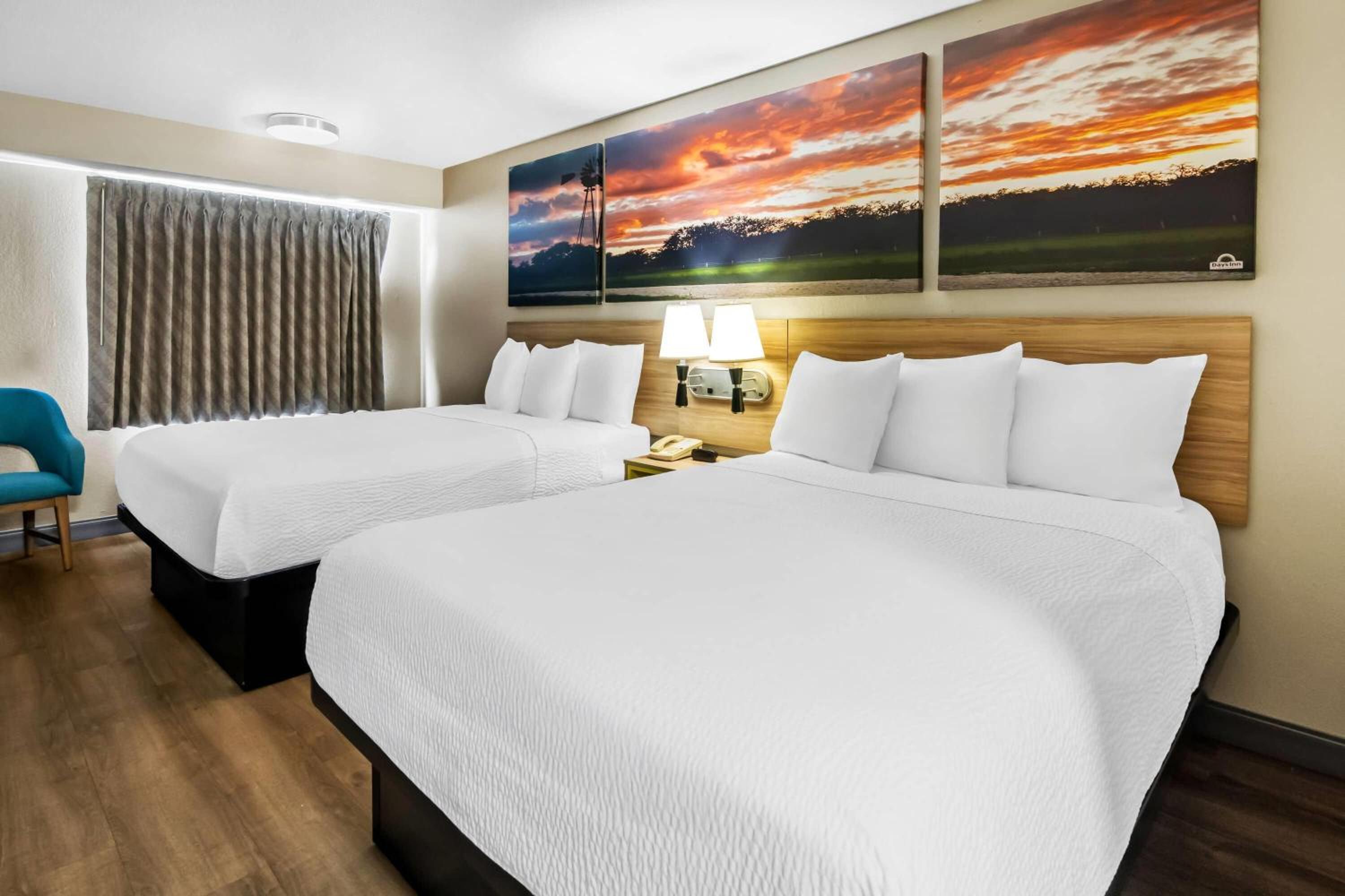 Double Room with Two Double Beds and Bath Tub - Mobility/Hearing Accessible - Non-Smoking
