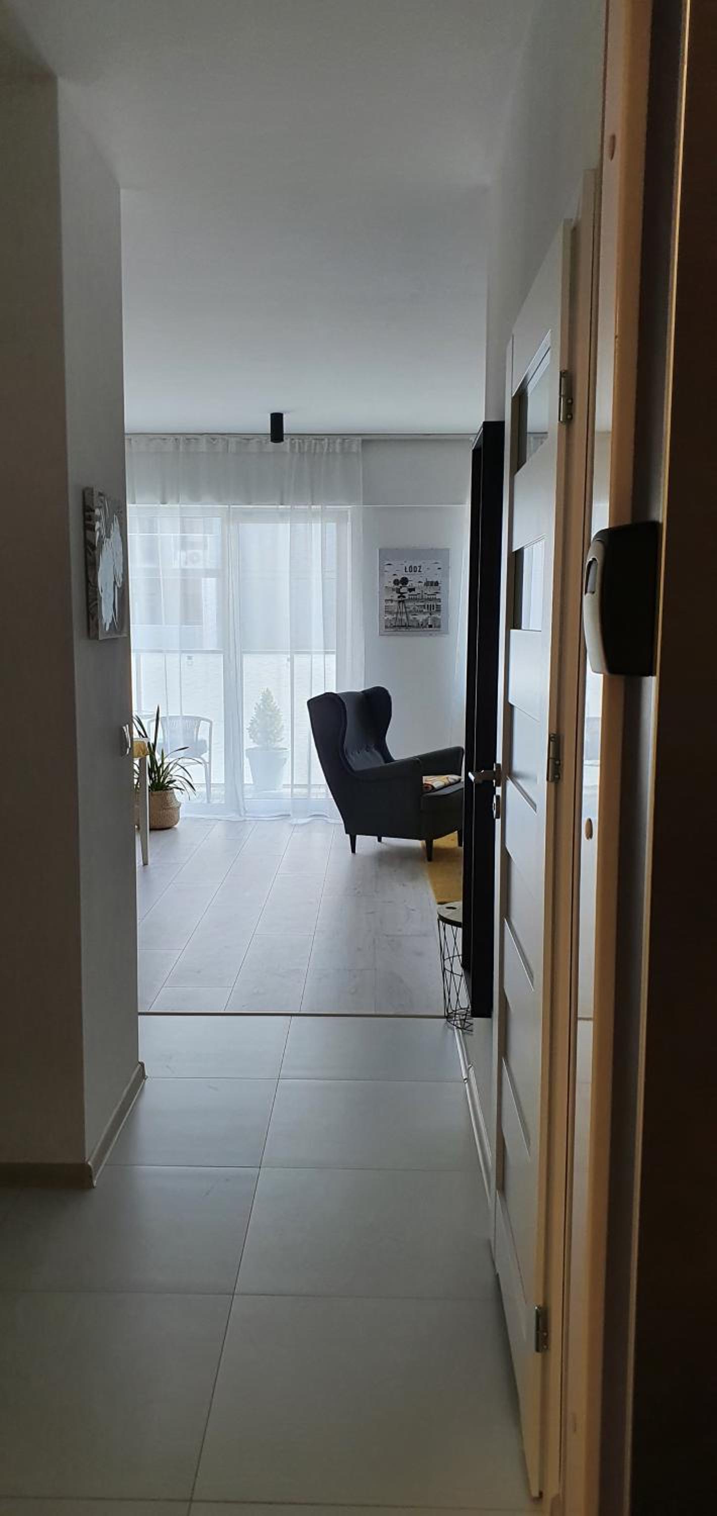 One-Bedroom Apartment - Photo 4