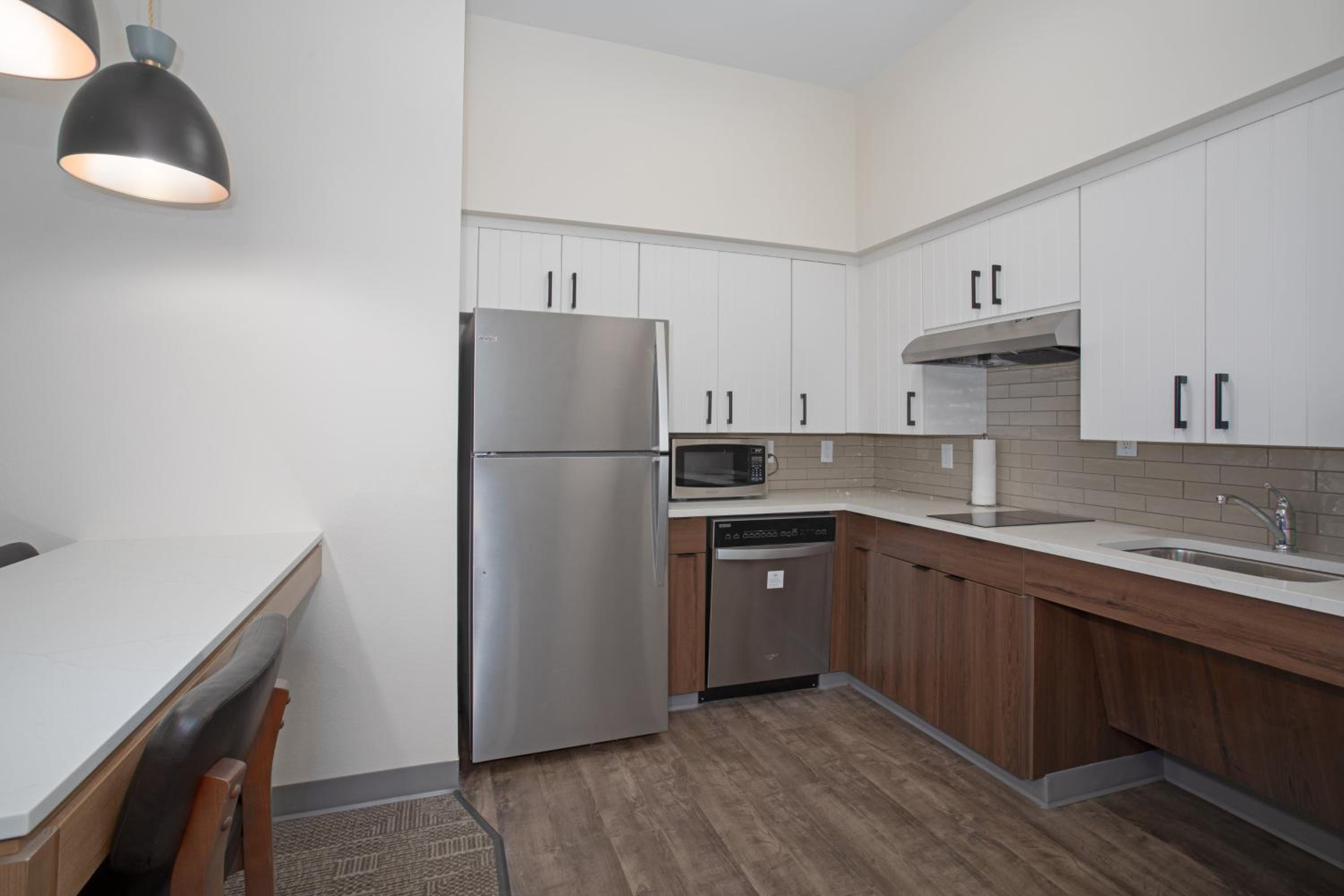 Two-Bedroom Suite - Photo 6