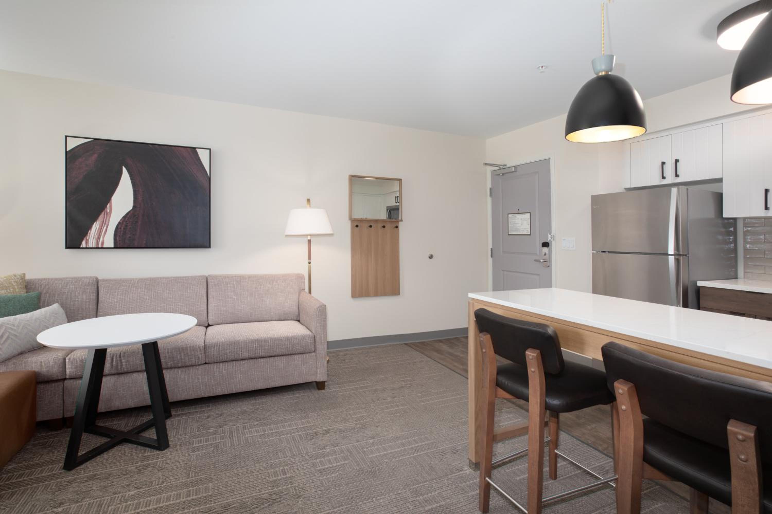Queen Room - Hearing Accessible - Photo 2