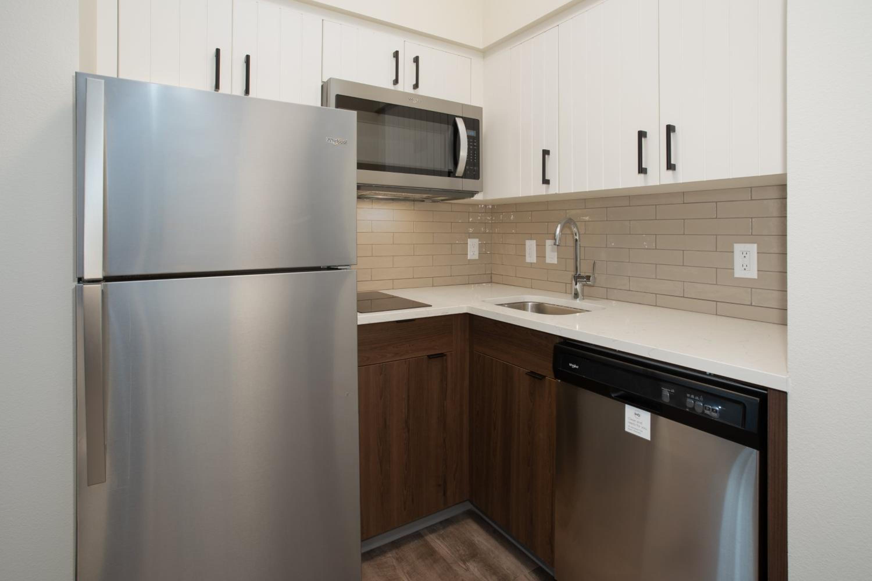 King Studio Suite - Photo 4