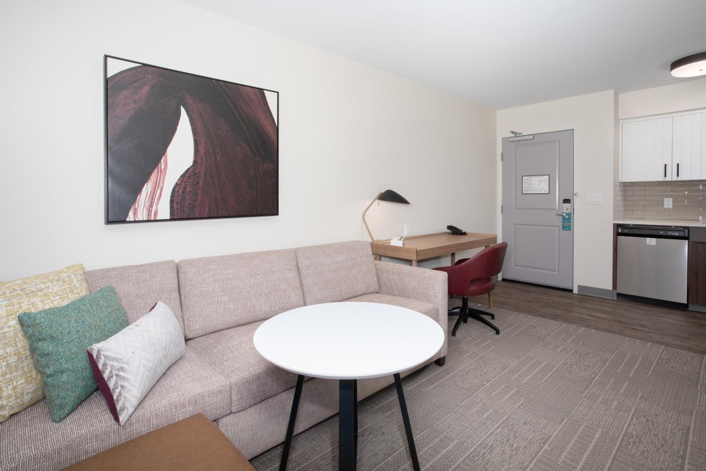 Studio Suite with Two Queen Beds - Photo 4