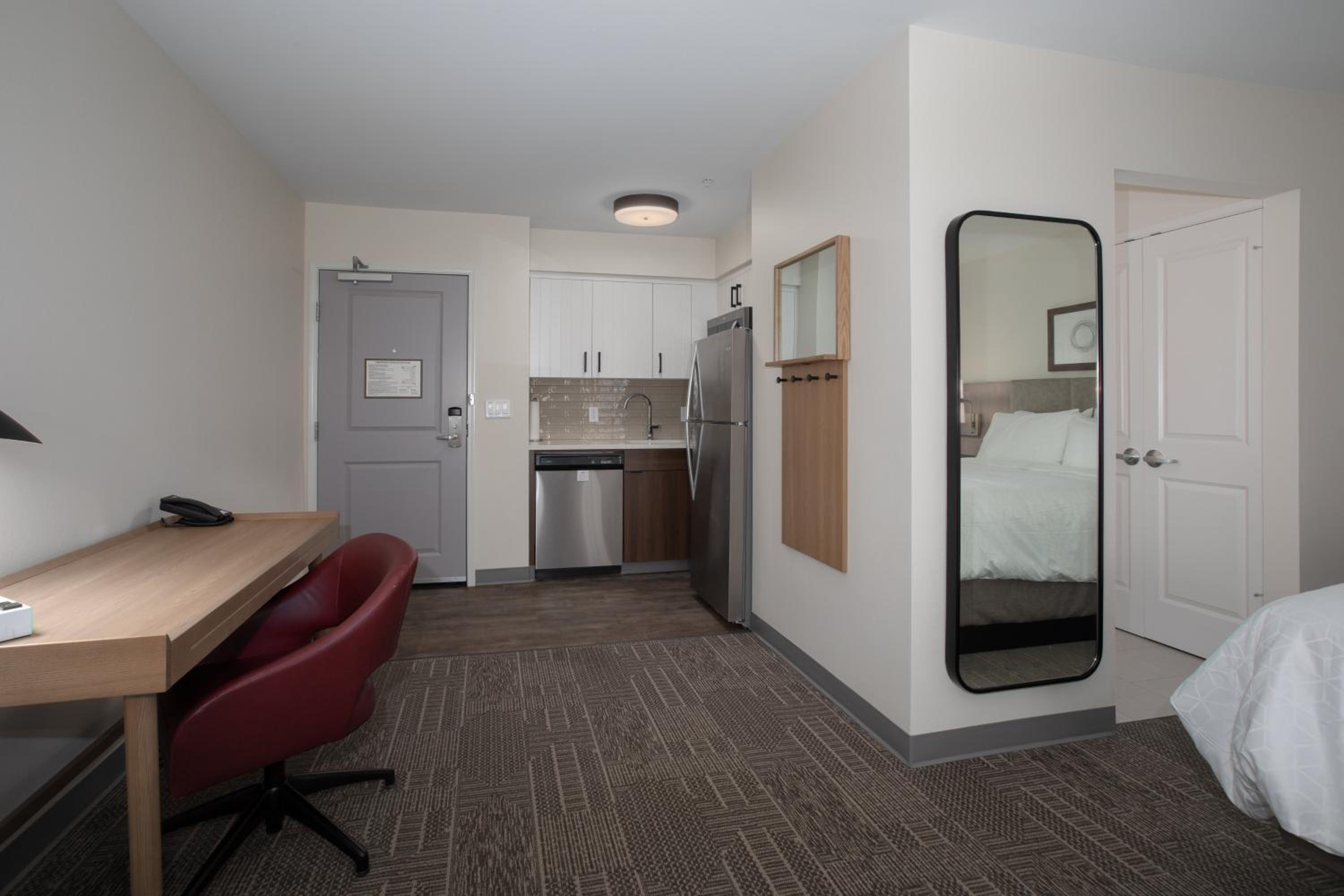 King Studio Suite - Photo 5