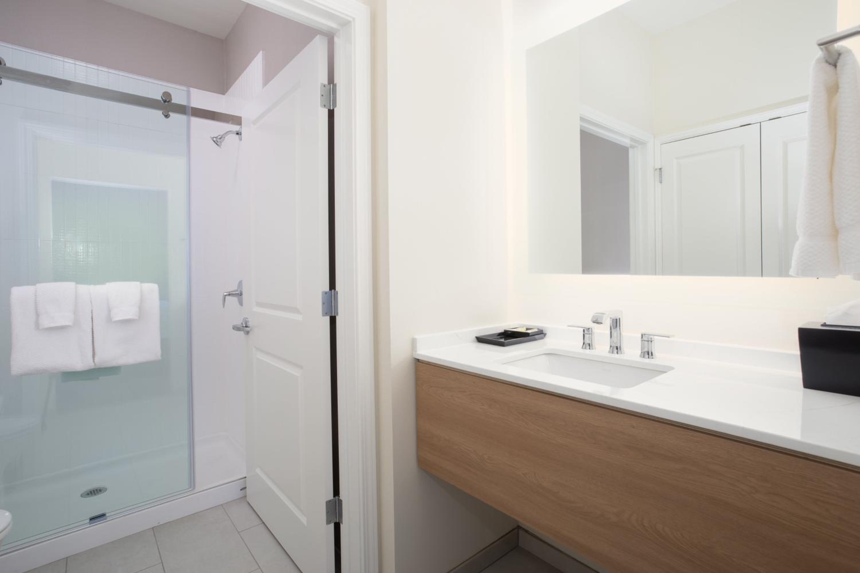 King Studio Suite - Photo 7