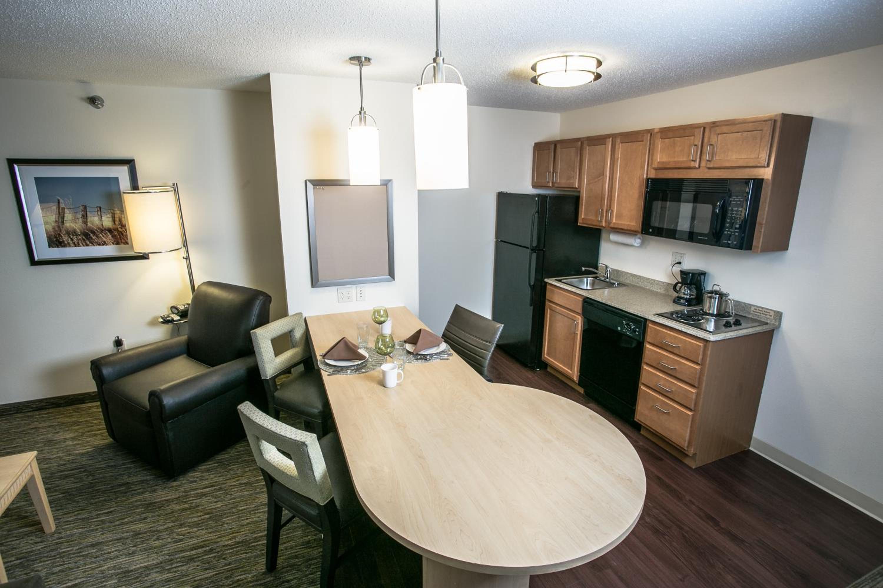 One-Bedroom Suite - Photo 15