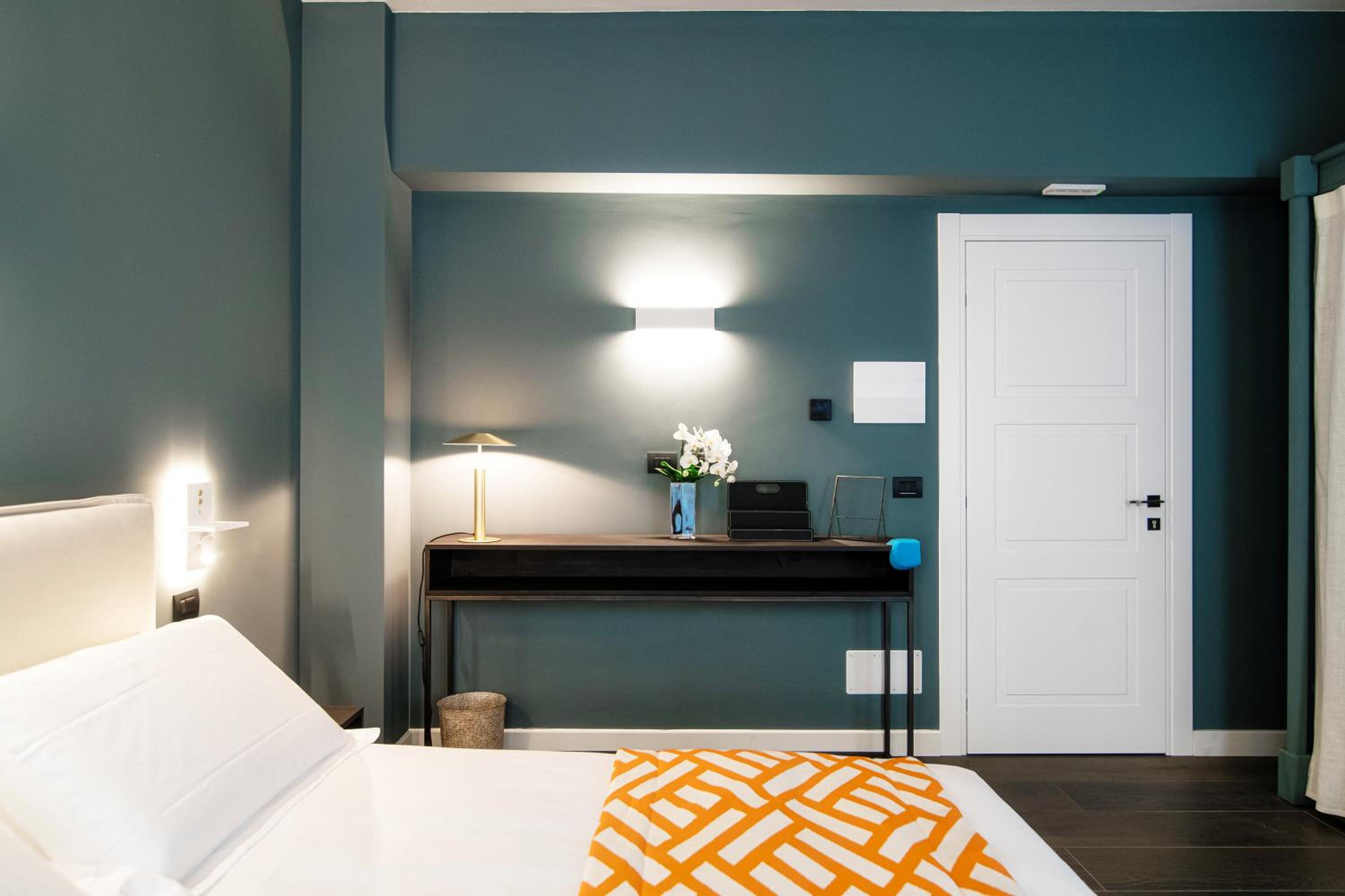 Double Room with Balcony (2 Adults + 1 Child) photo 3