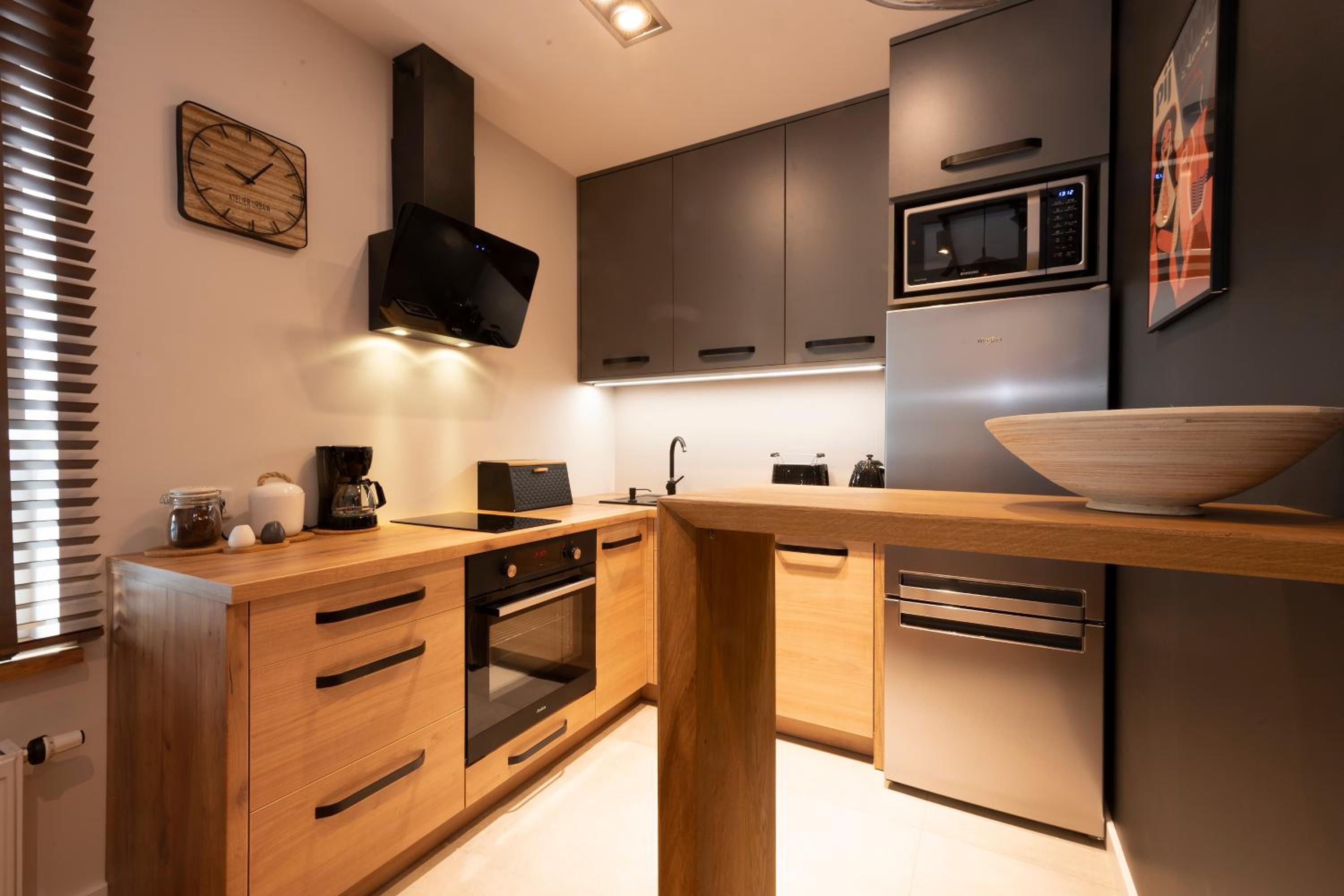 One-Bedroom Apartment - Photo 8