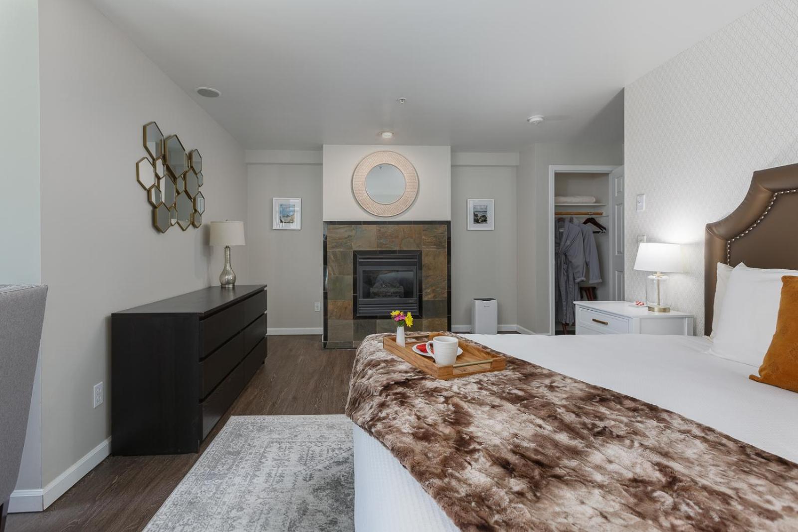 Standard King Room