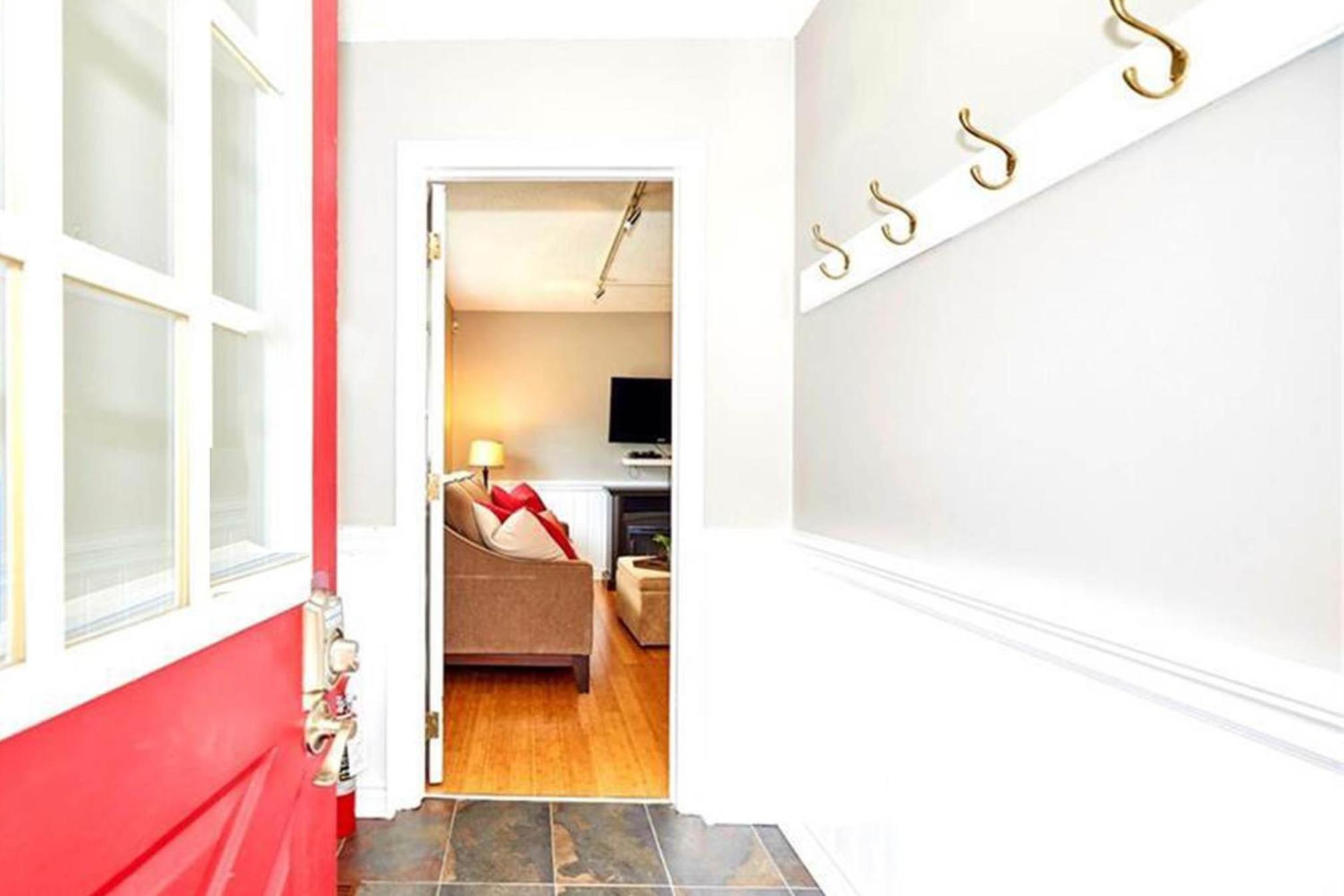 Three-Bedroom Cottage photo 3