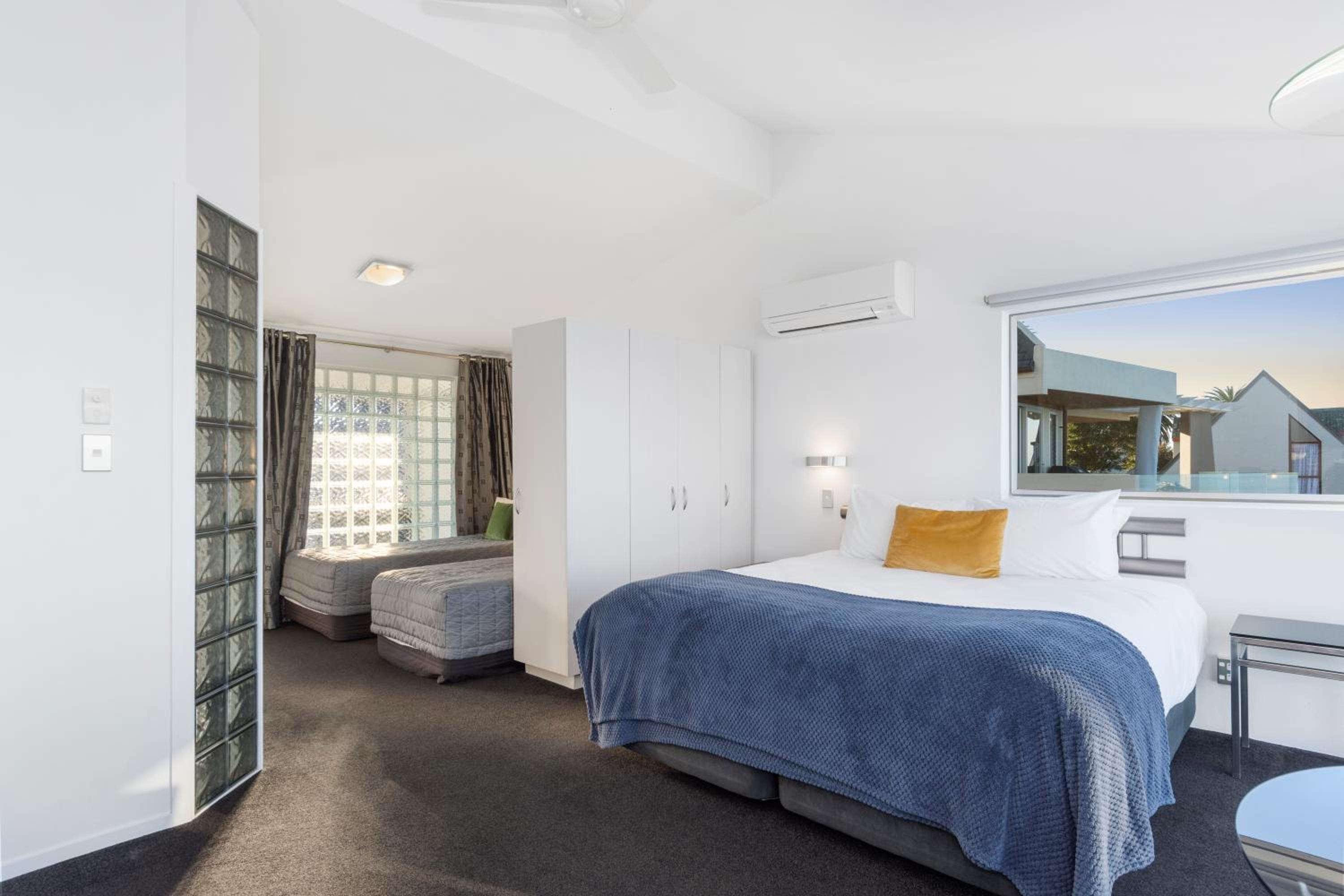 Executive King Suite - Water Front - Photo 12
