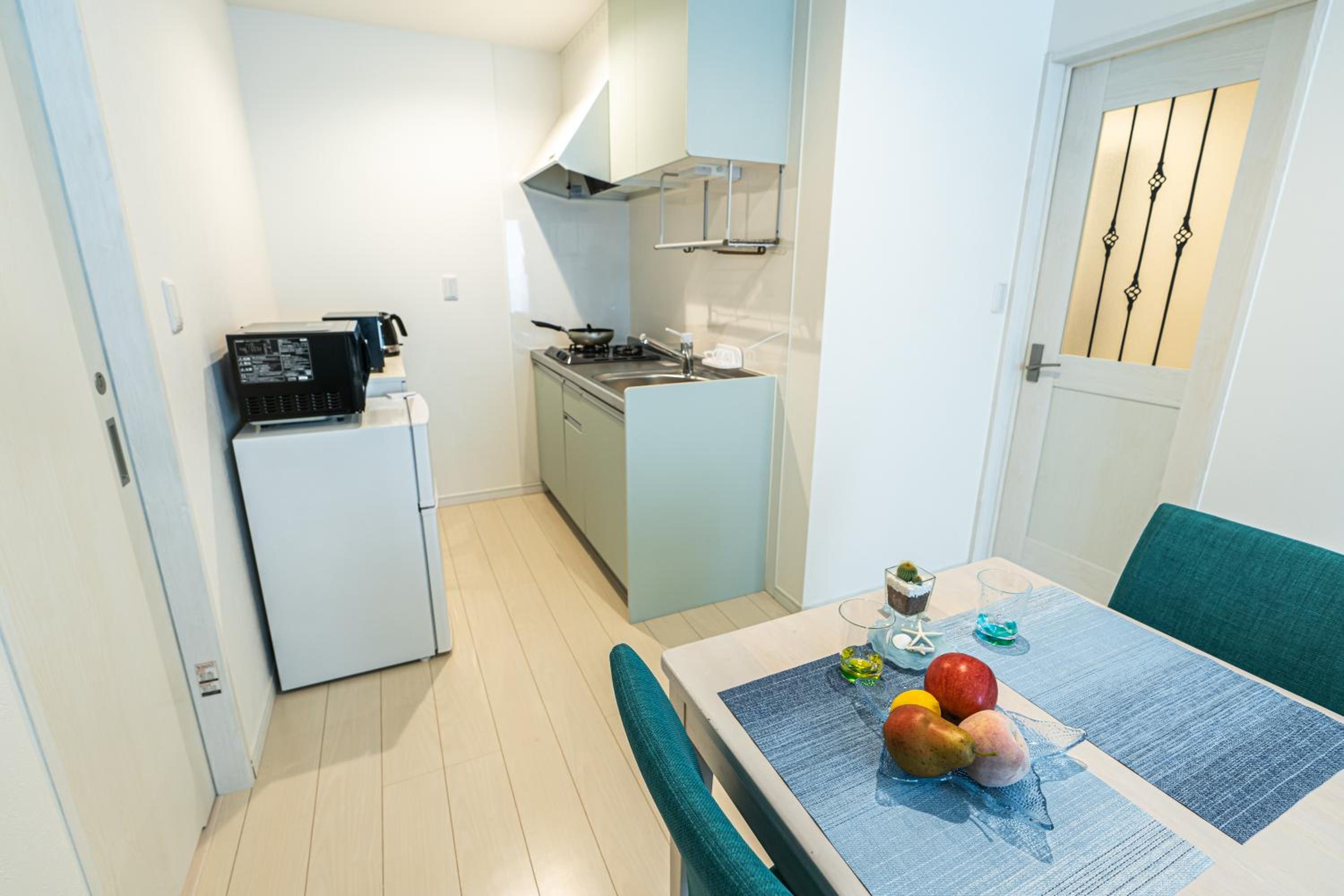 Twin Room with Extra Bed - Photo 14