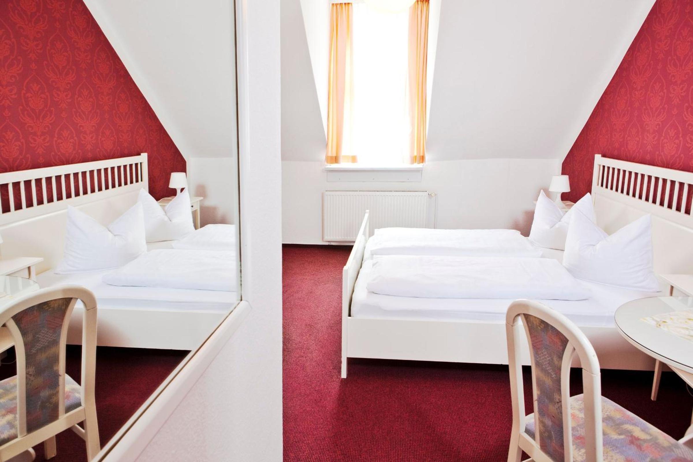 Double Room - Photo 2