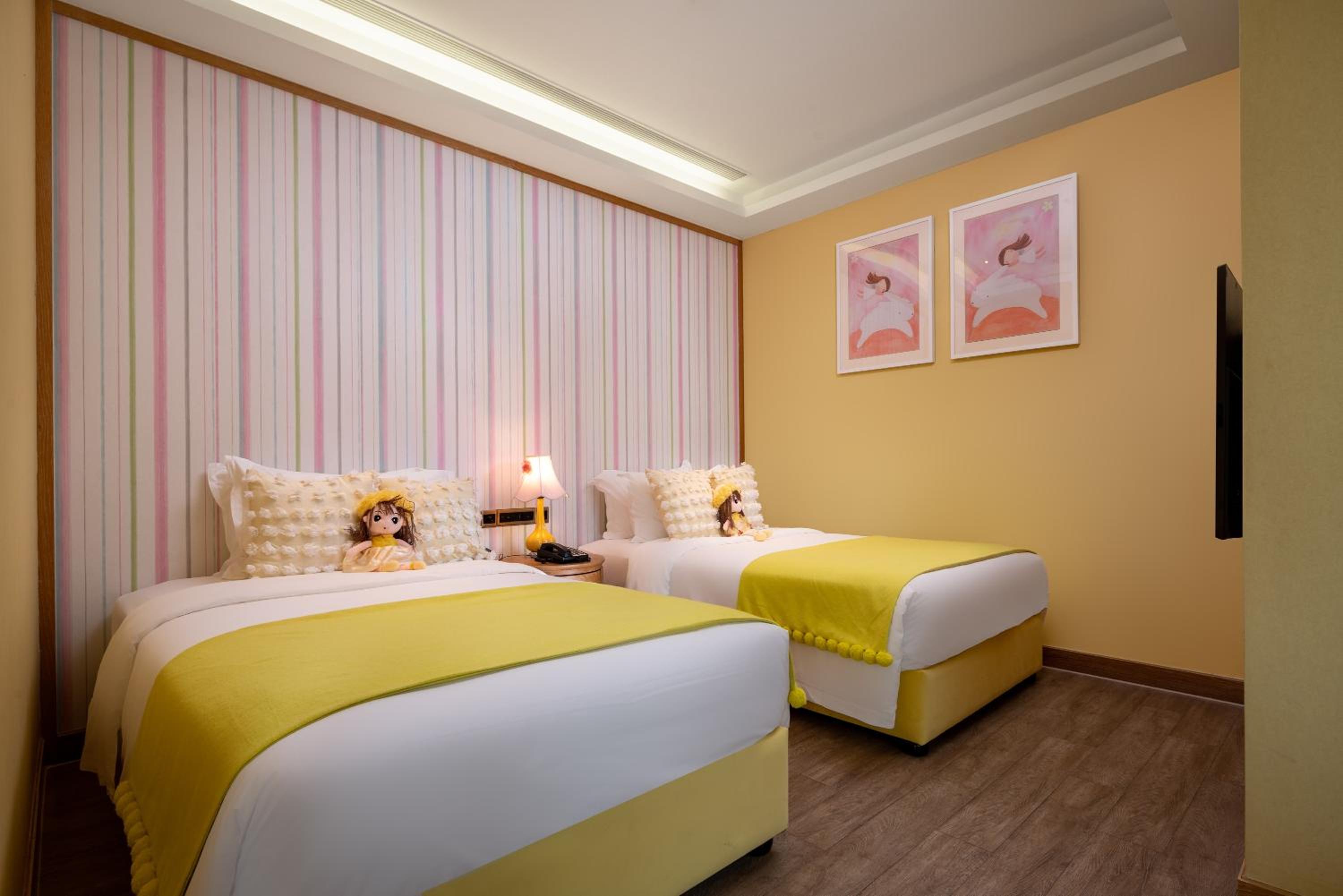 Three-Bedroom Suite photo 2