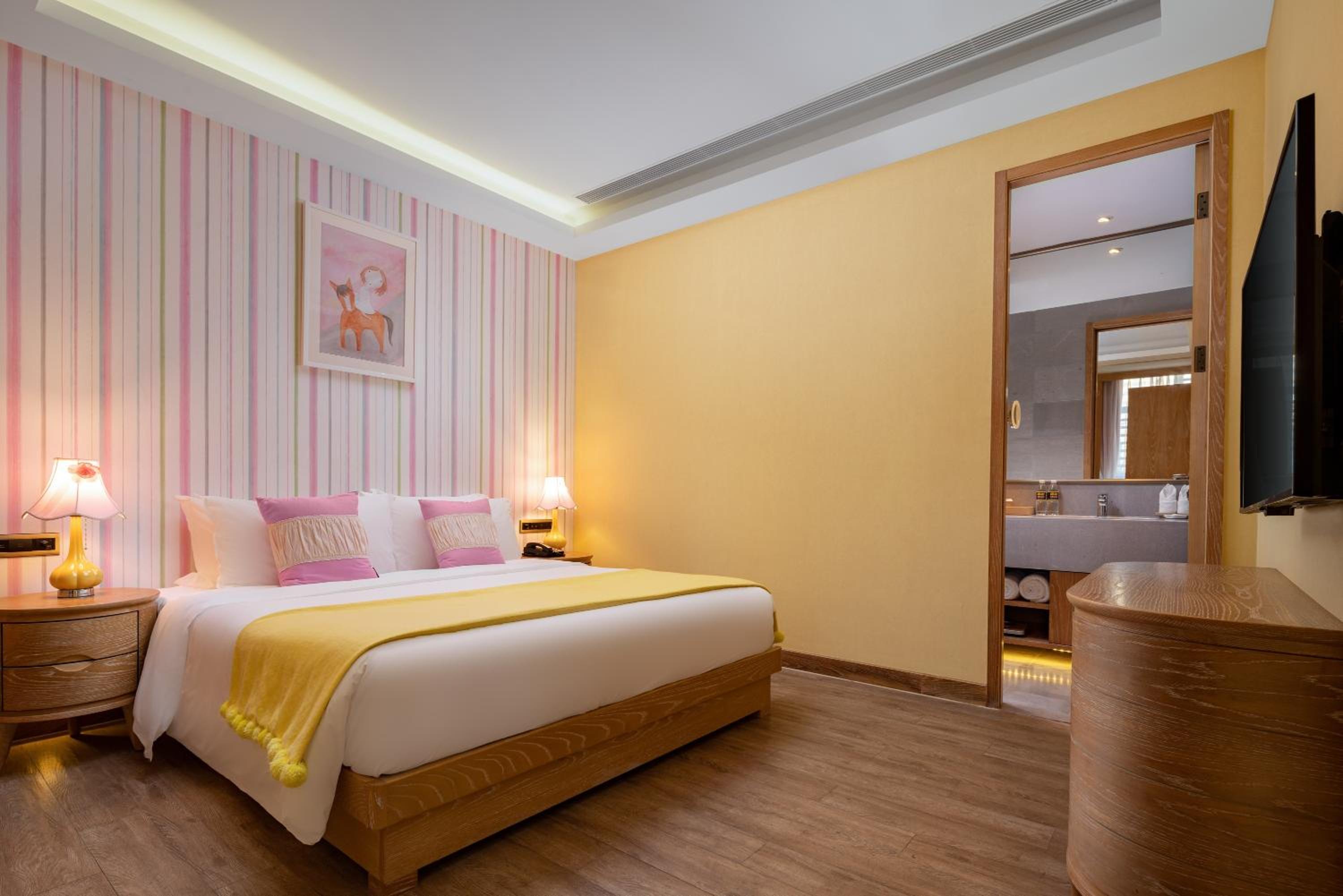 Three-Bedroom Suite photo 1