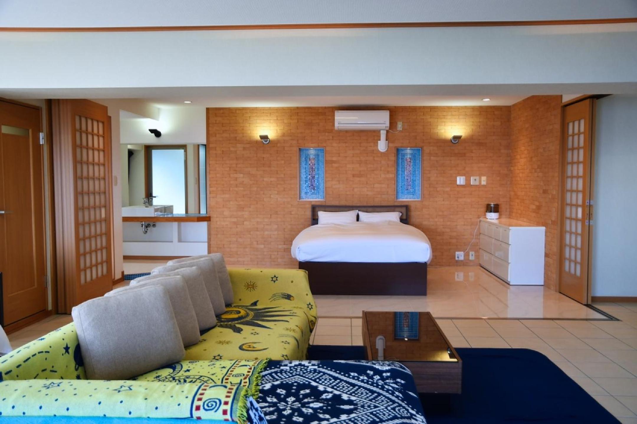Superior Suite with Sea View - Photo 13