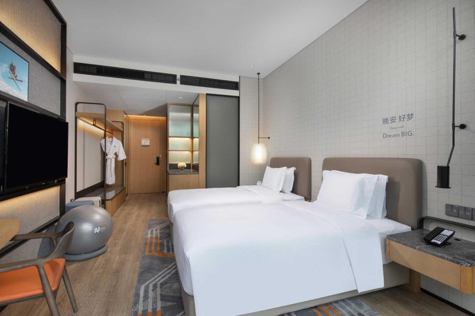 Standard King Room - Photo 3