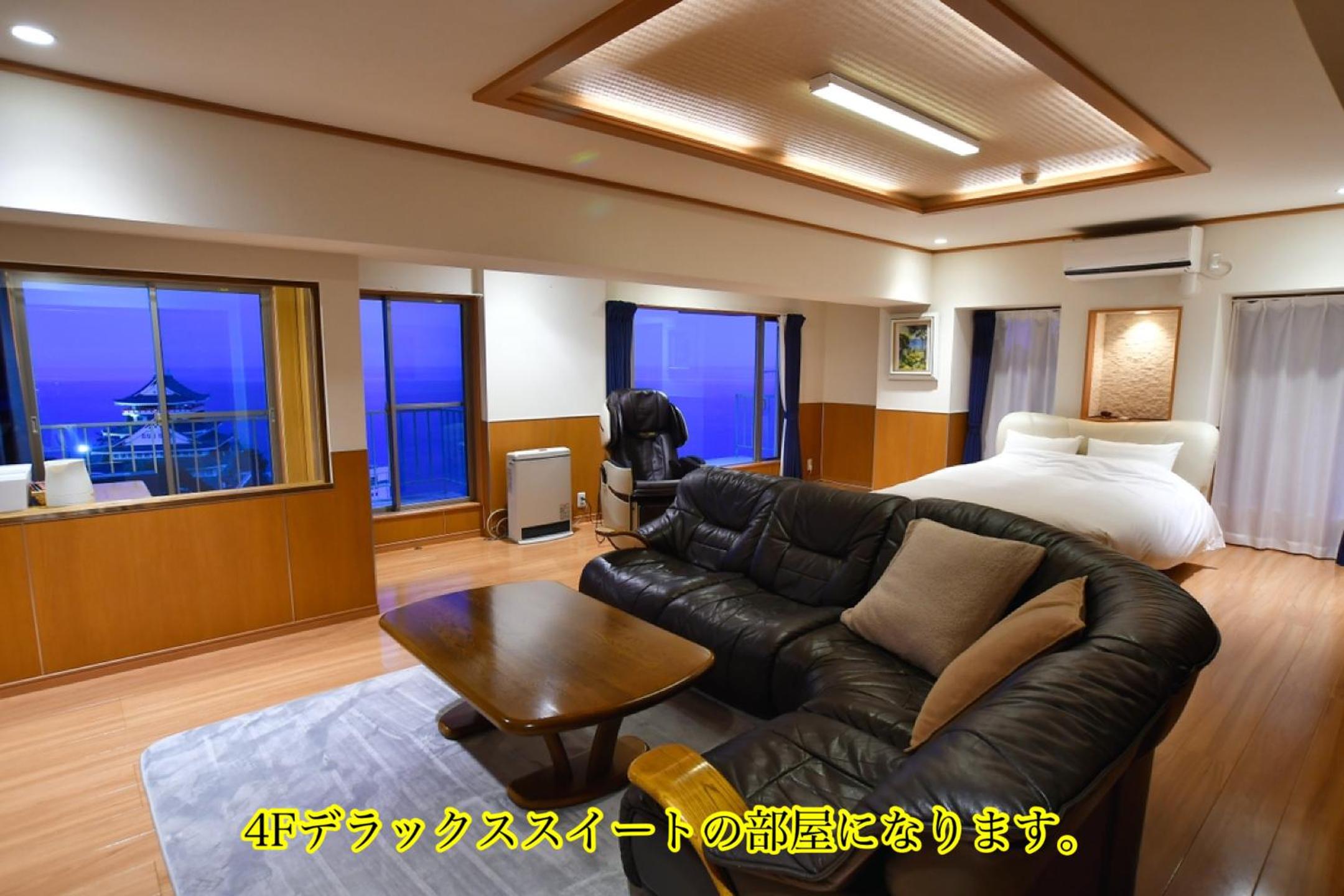 Deluxe Suite with Sea View - Photo 20