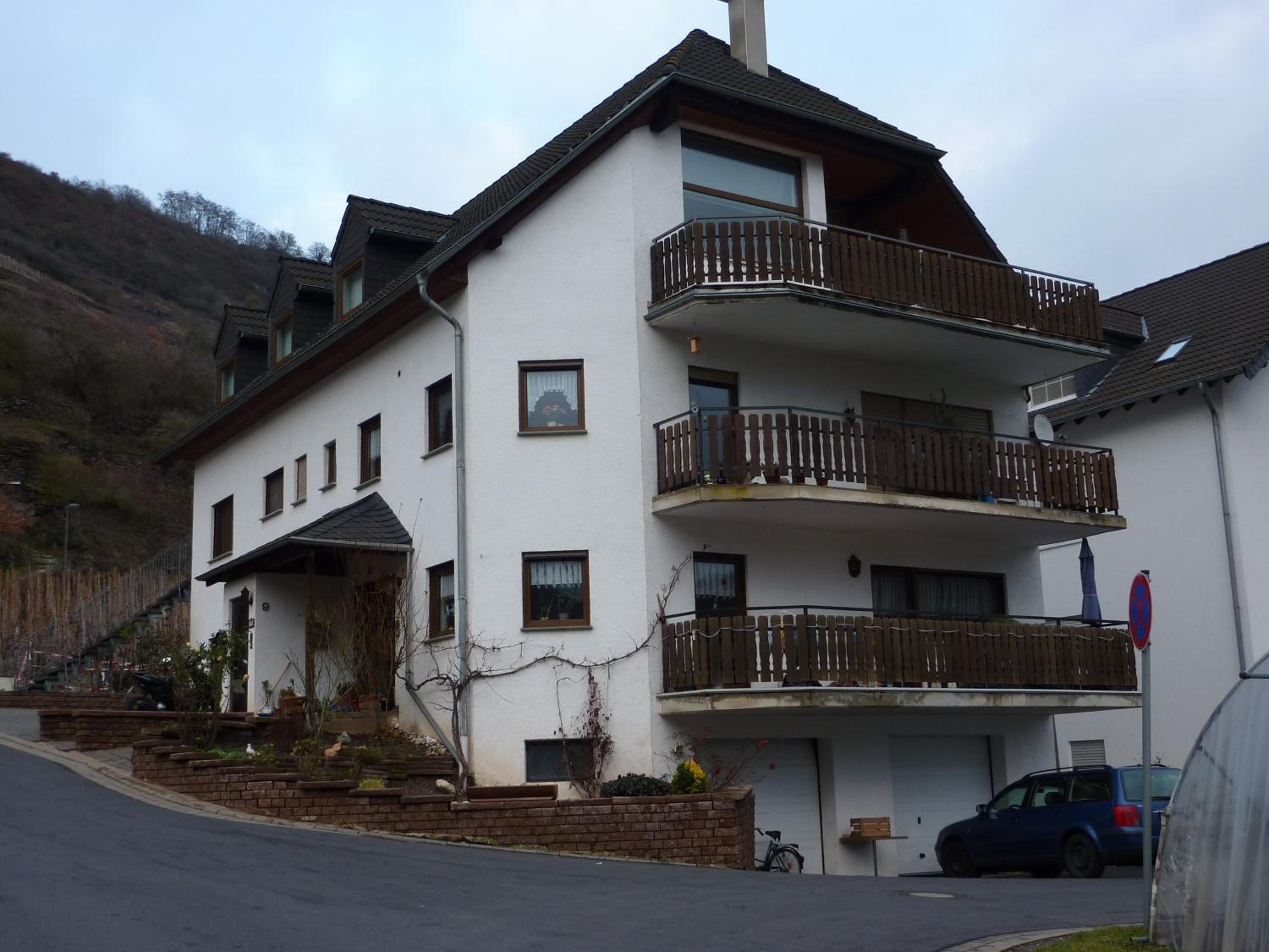 Apartment with Balcony photo 3