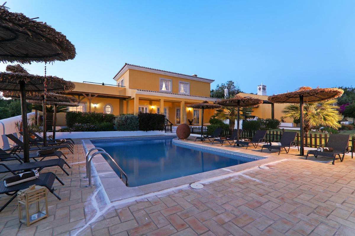 Villa photo 2