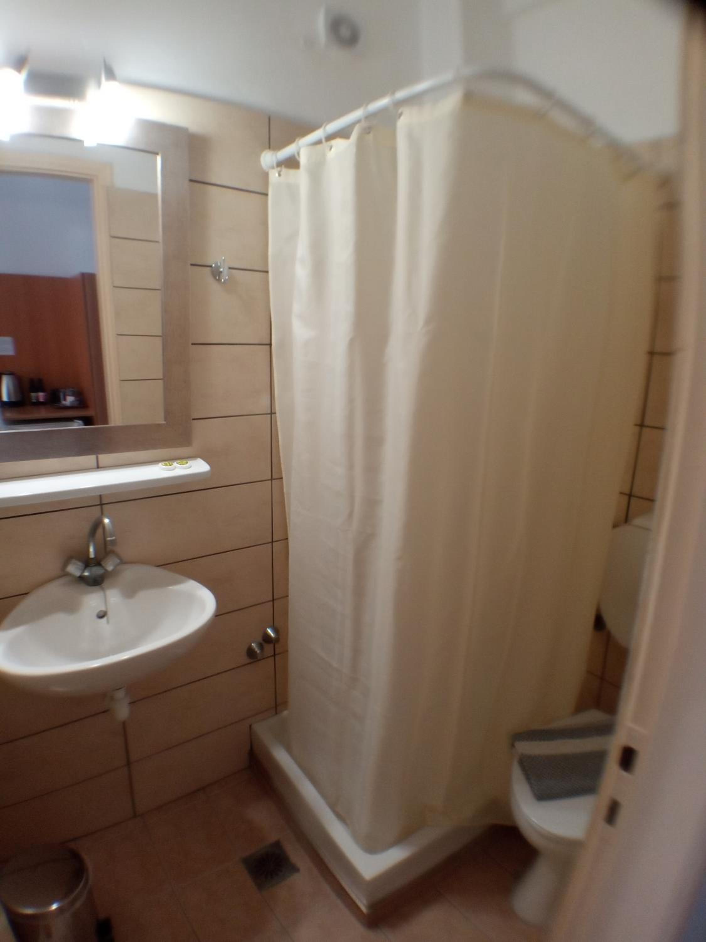 Standard Double or Twin Room with Sea View - Photo 8