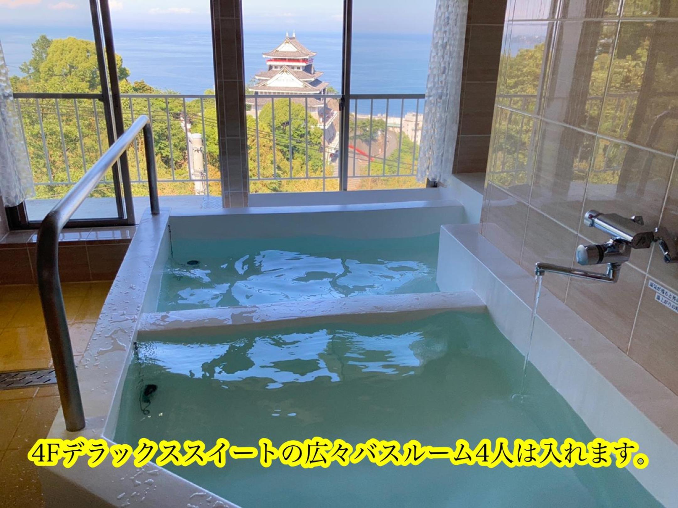 Deluxe Suite with Sea View - Photo 16