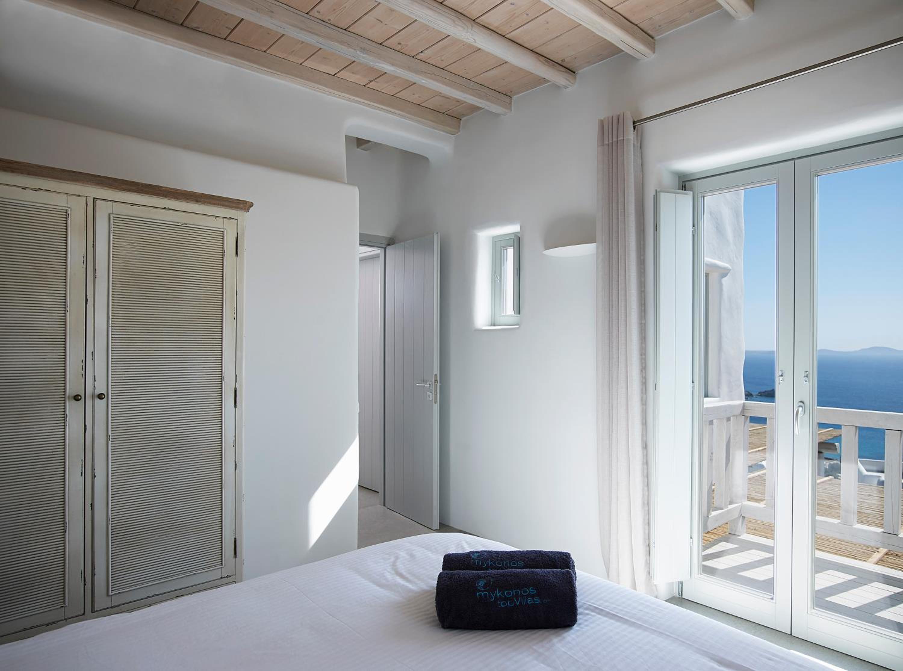 Superior Villa photo 1