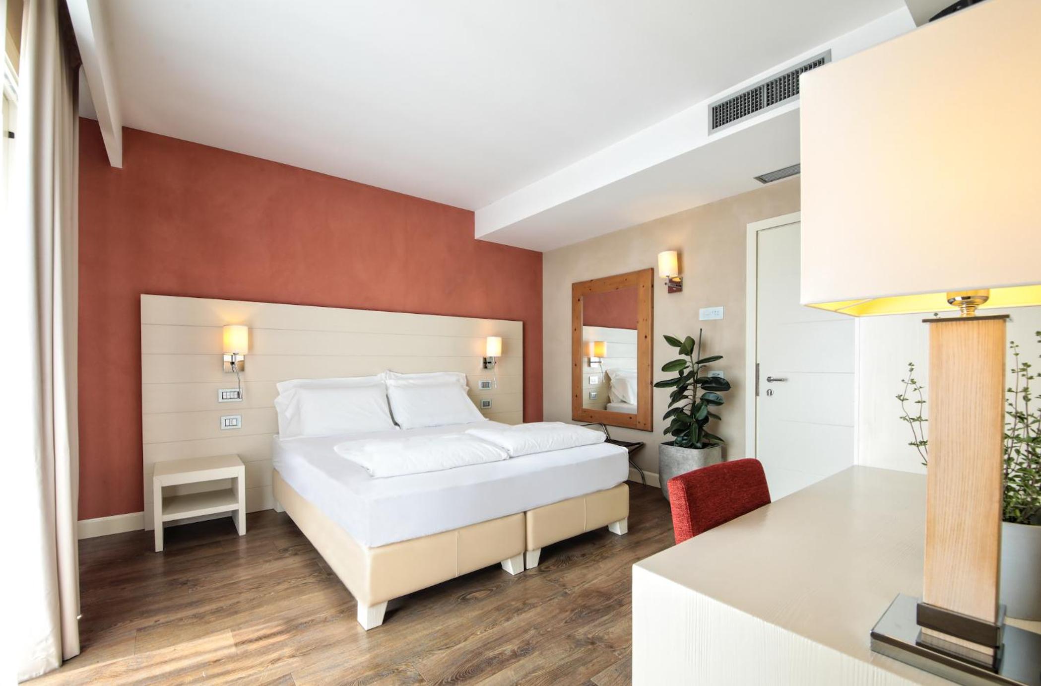 Double Room with Lake View photo 2