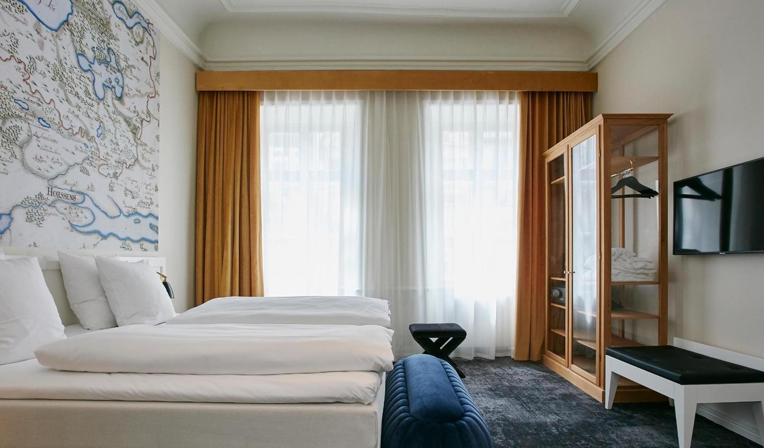 Suite - Photo 5