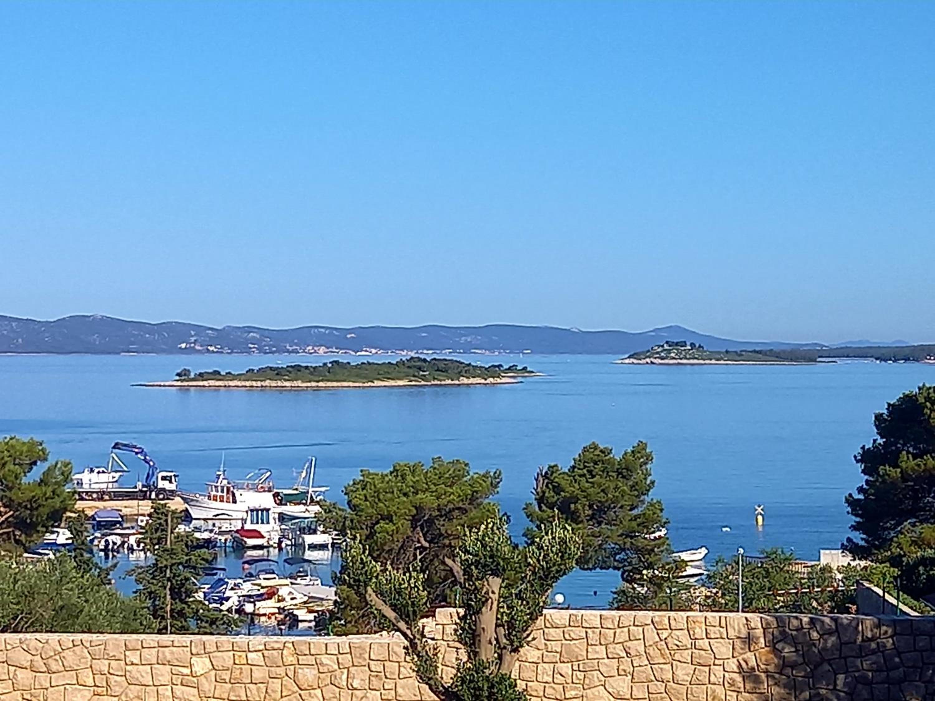 Two-Bedroom Apartment with Terrace and Sea View - Photo 25