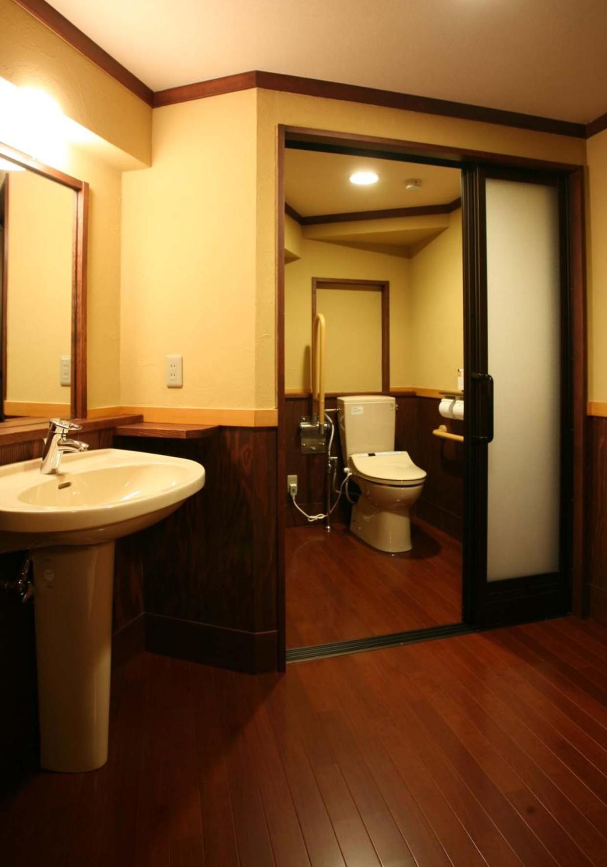 Deluxe Room with Tatami Area and Mt. Fuji View - Non-Smoking - East Building thumbnail 5