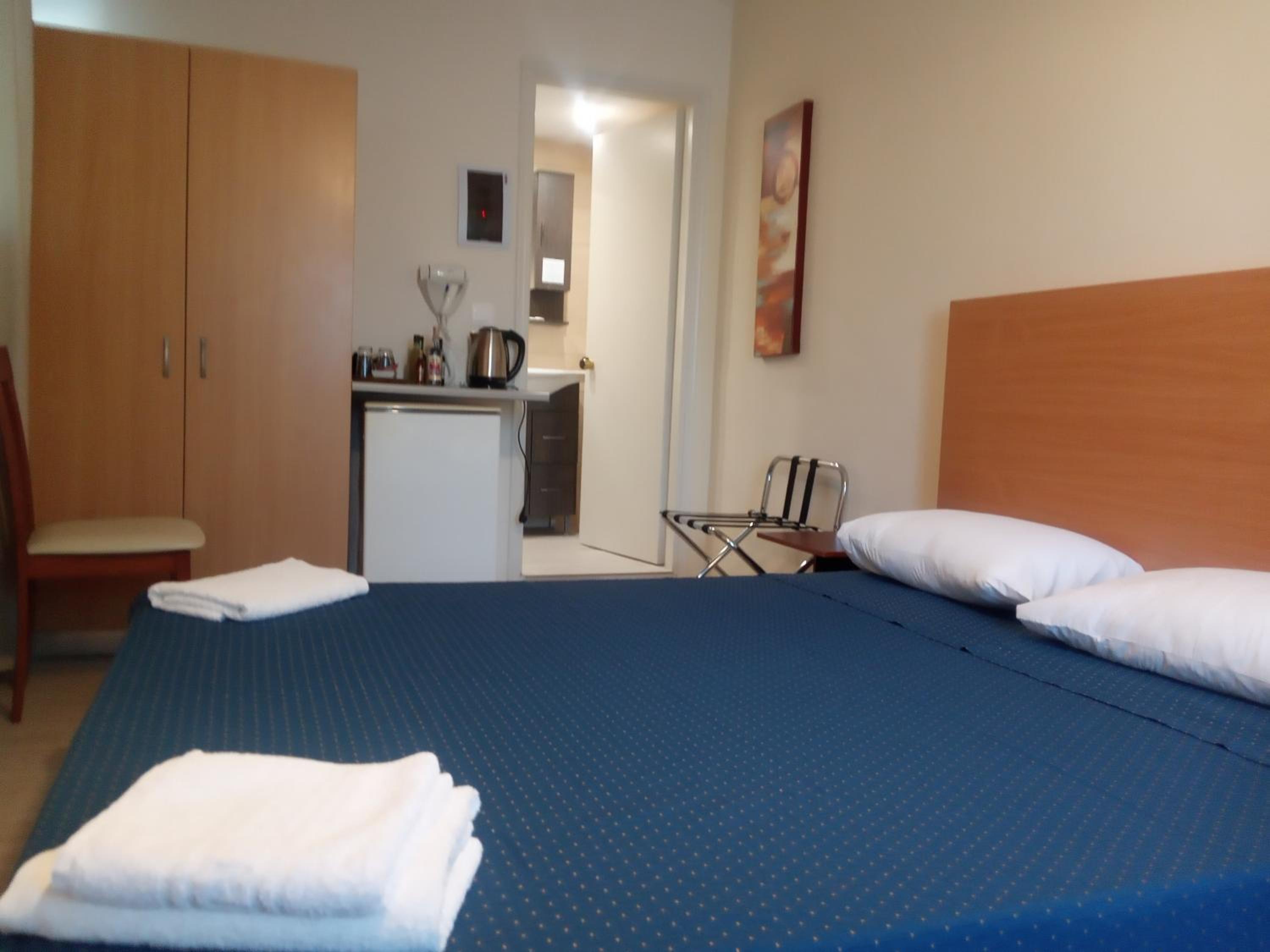 Standard Double or Twin Room with Sea View - Photo 13
