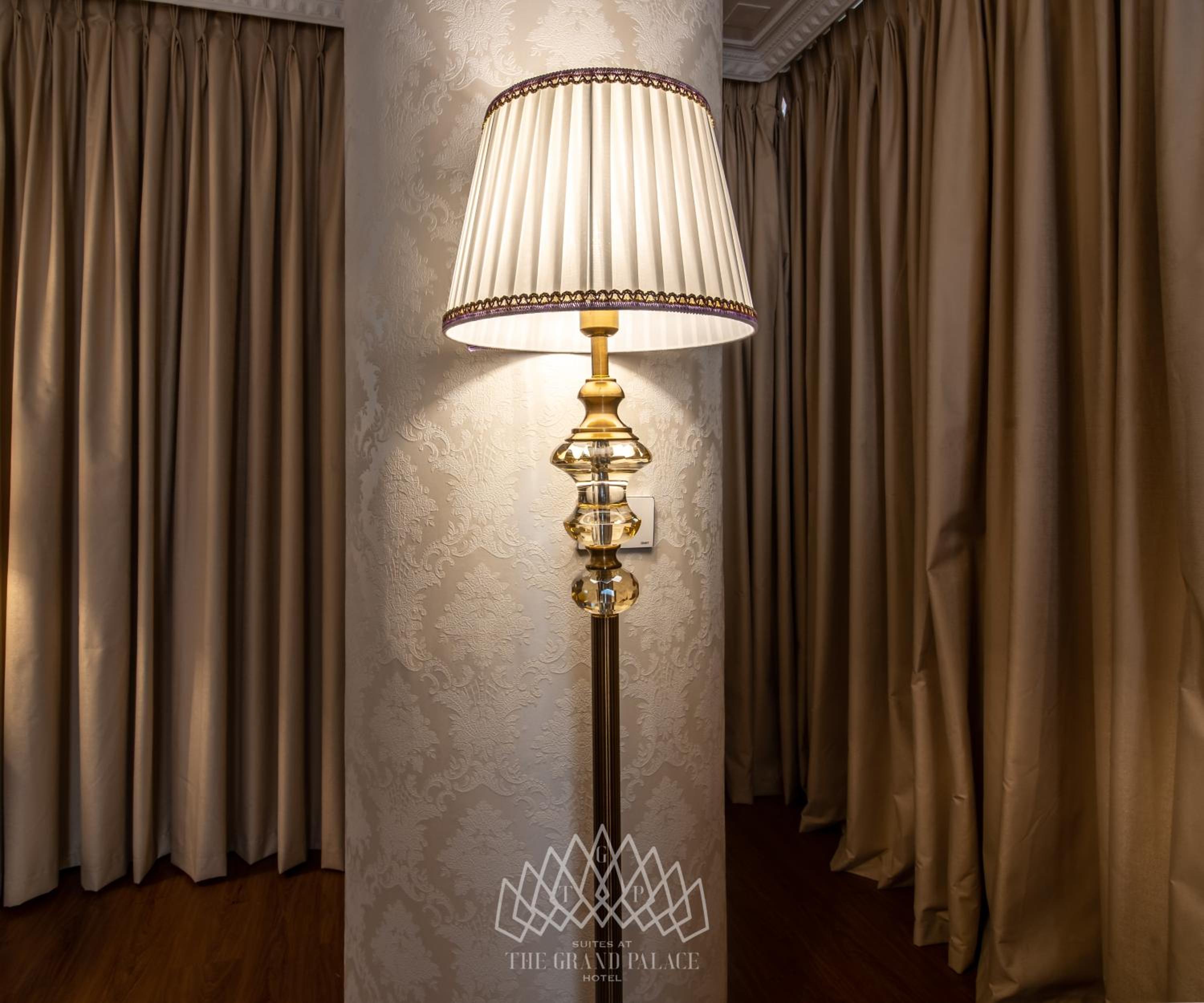 Executive Suite - Photo 10