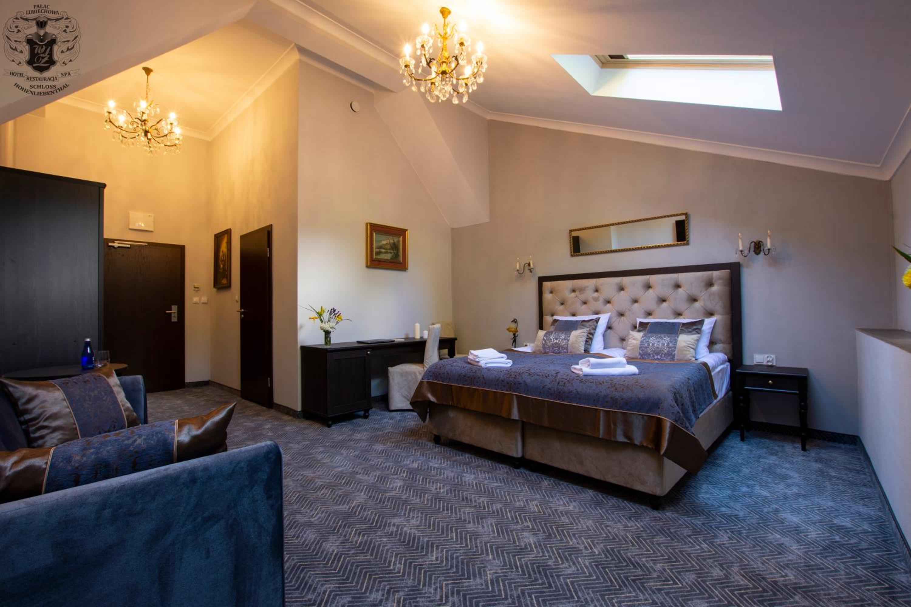 Double or Twin Room - Photo 3