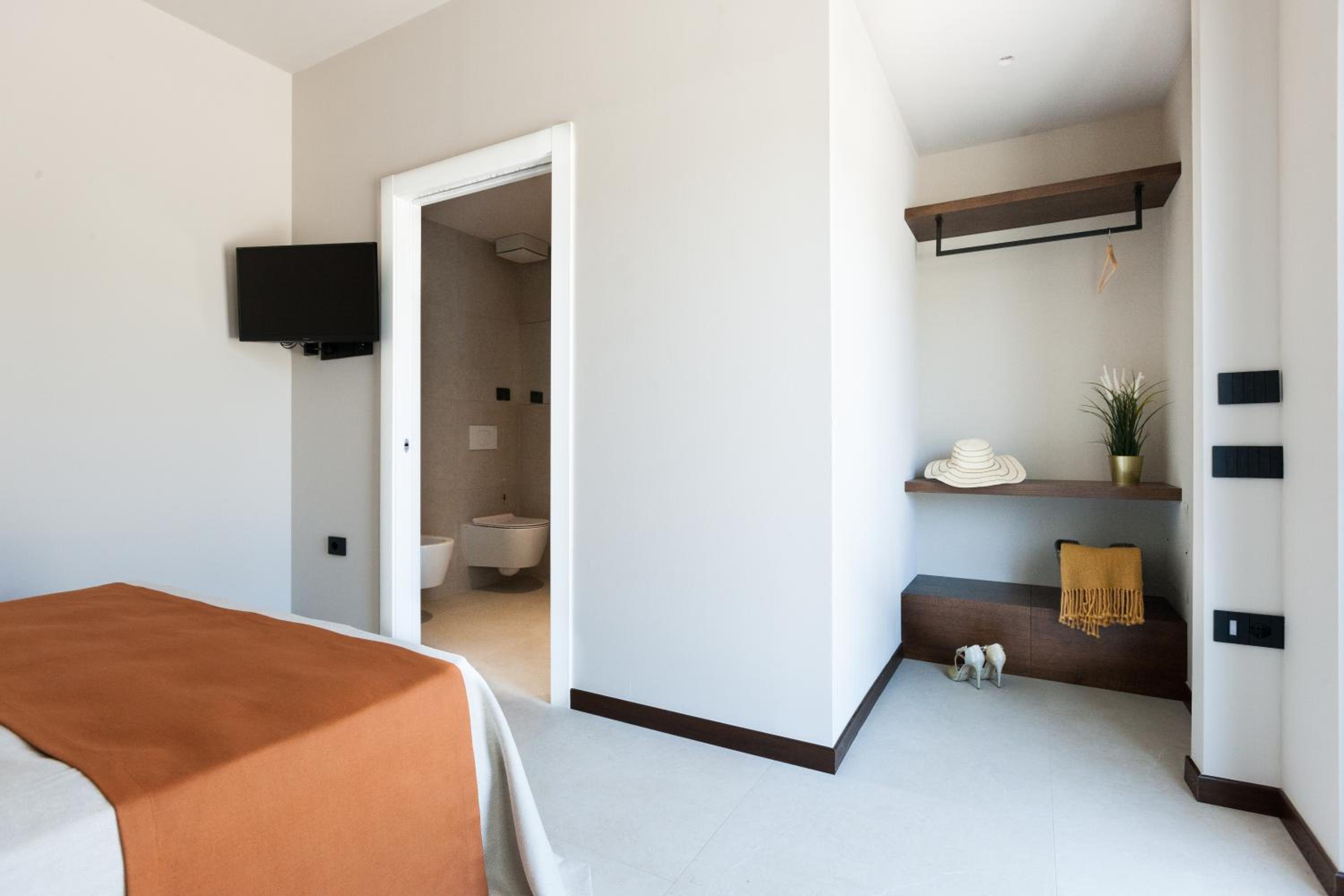 Economy Double Room photo 2