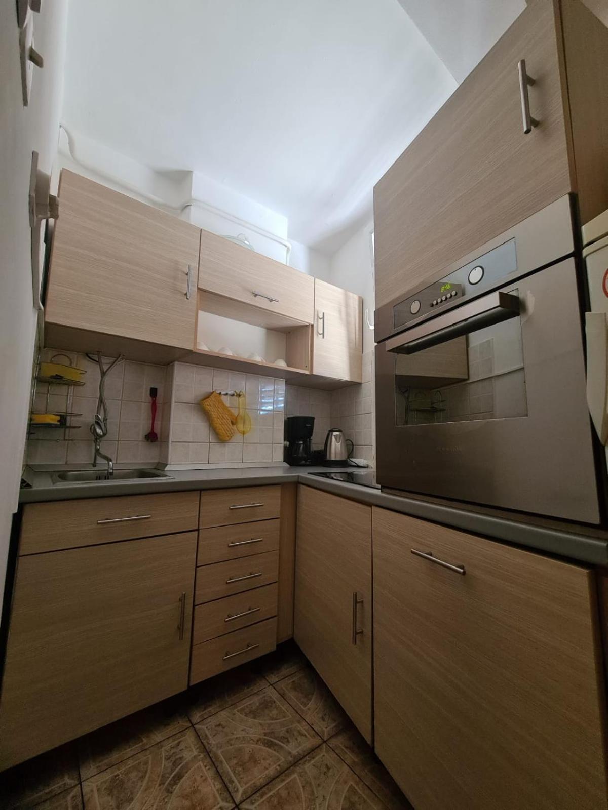 Studio Apartment - Photo 6