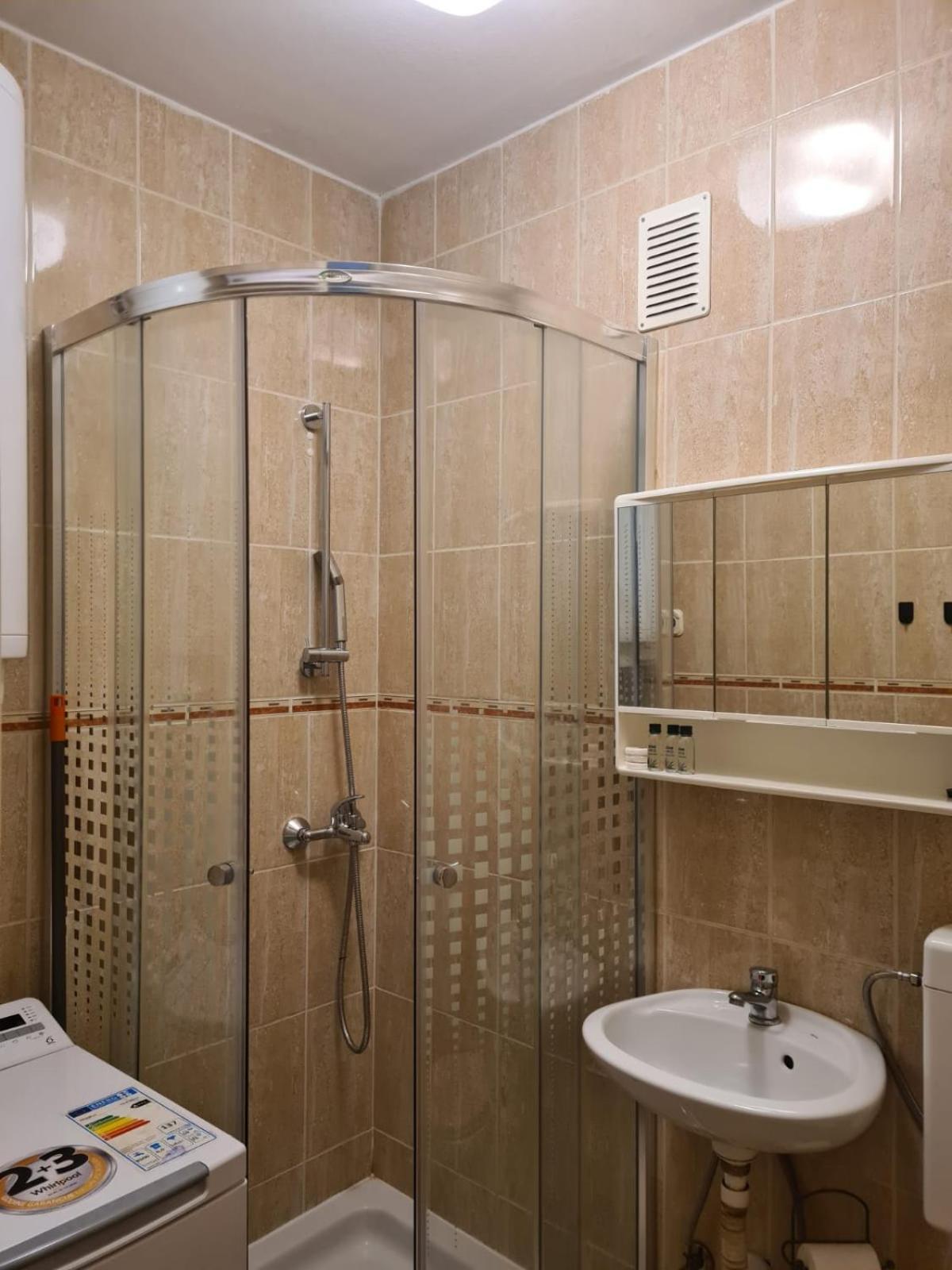 Studio Apartment - Photo 7