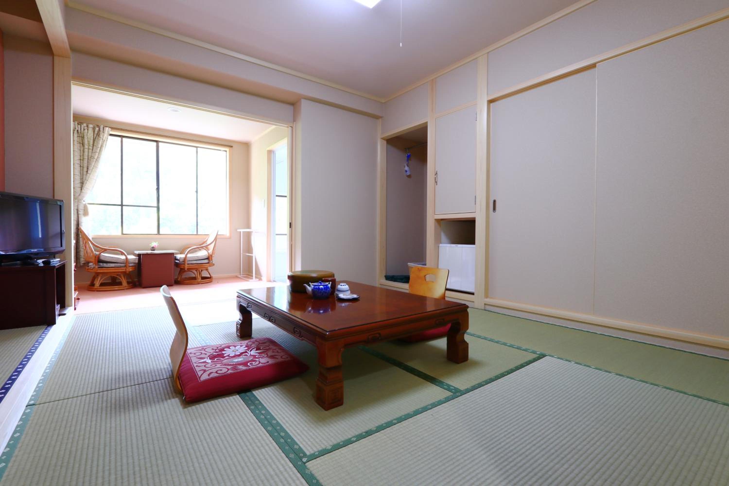 Standard Twin Room - Photo 1